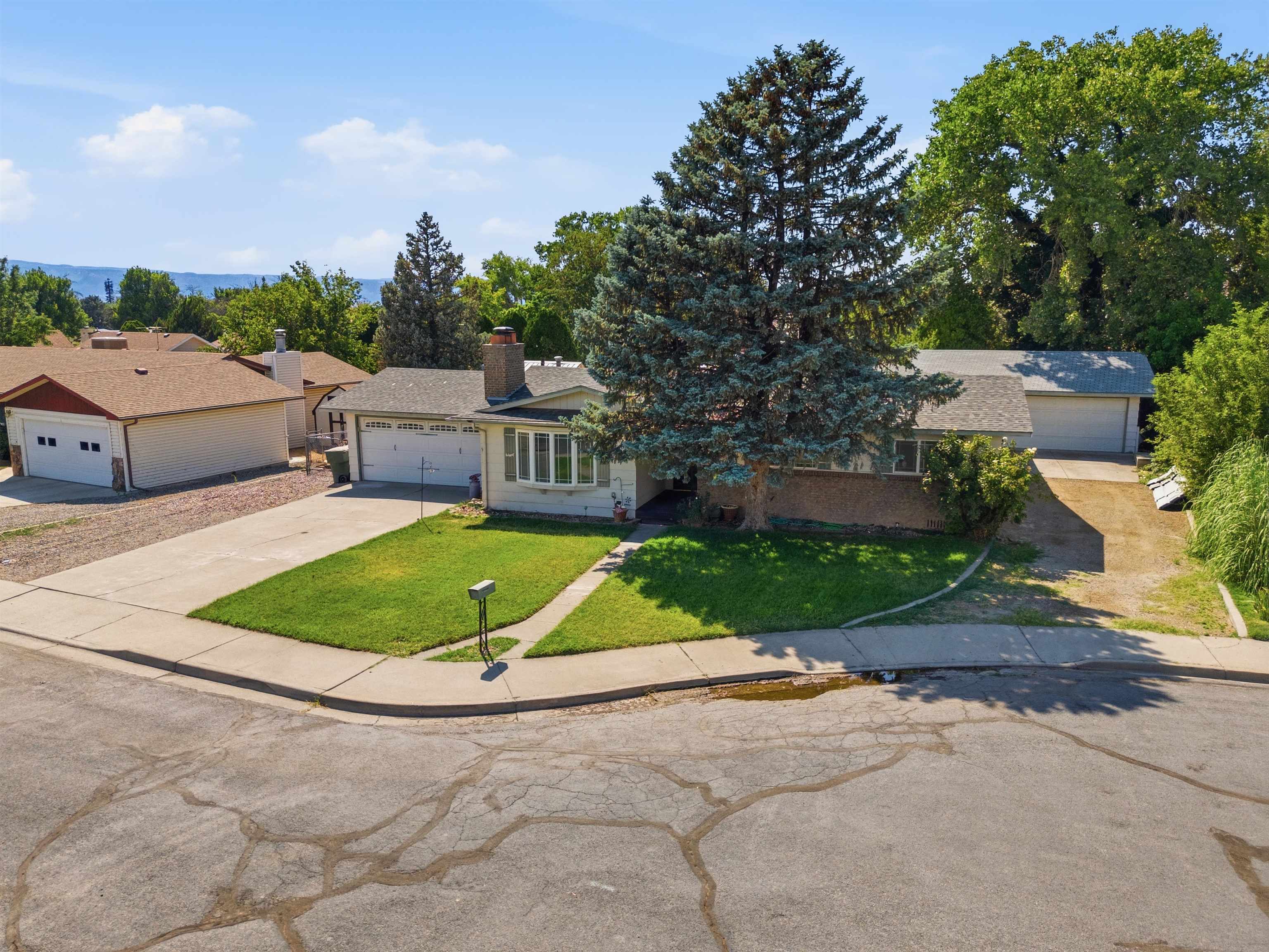 565 Normandy Drive Property Photo 1