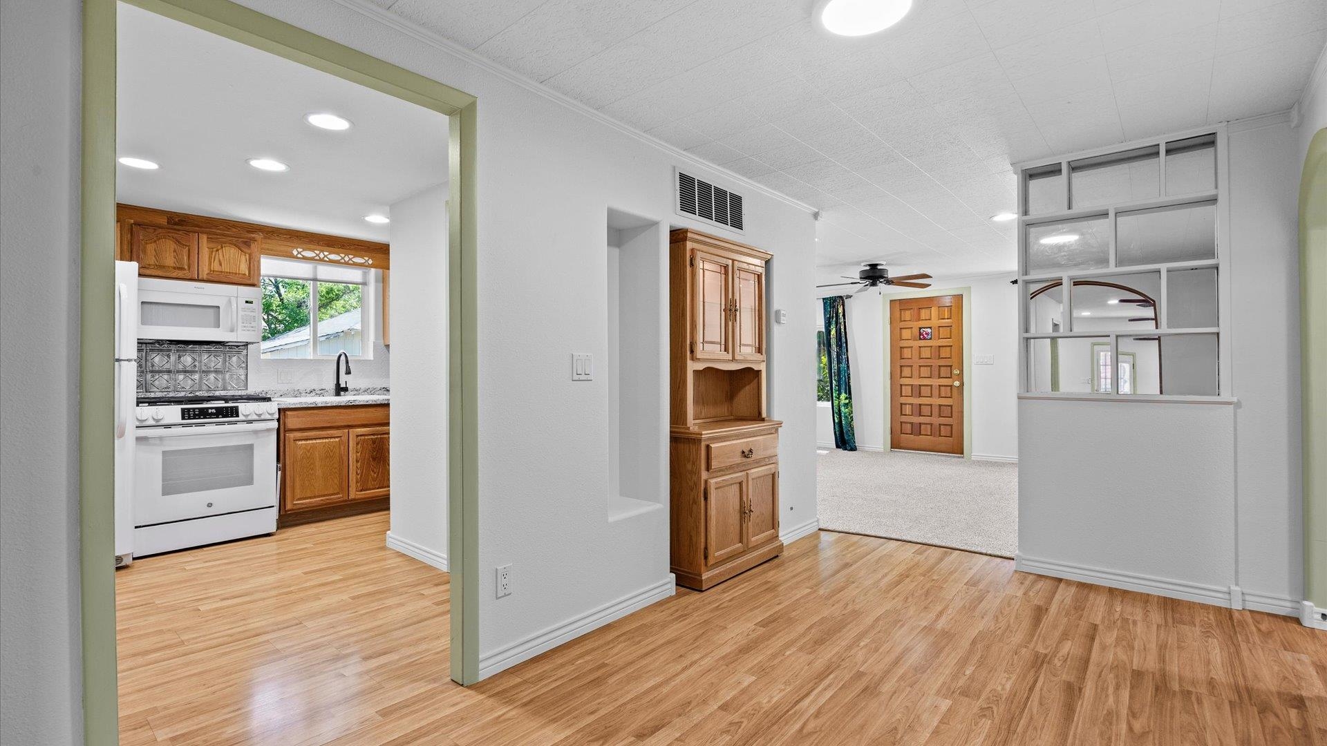 124 N Ash Street Property Photo 6