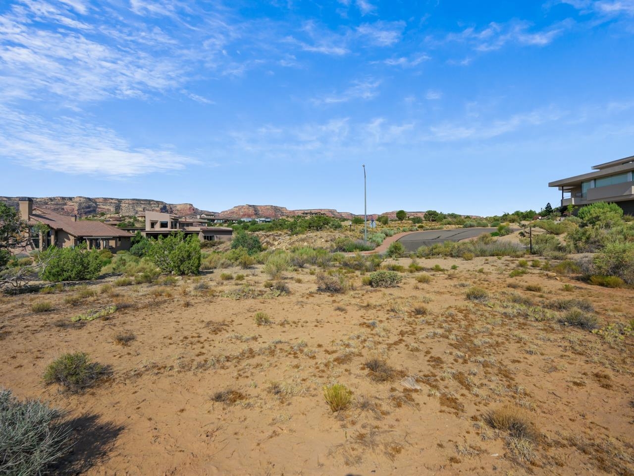 2340 W Ridges Boulevard Property Photo 9