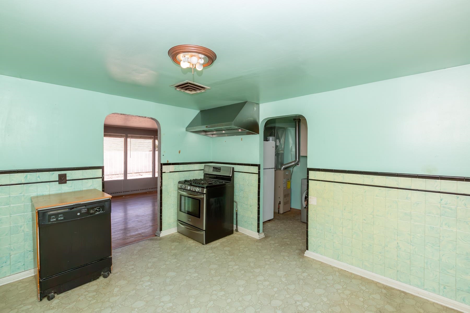 2250 Hall Avenue Property Photo 8