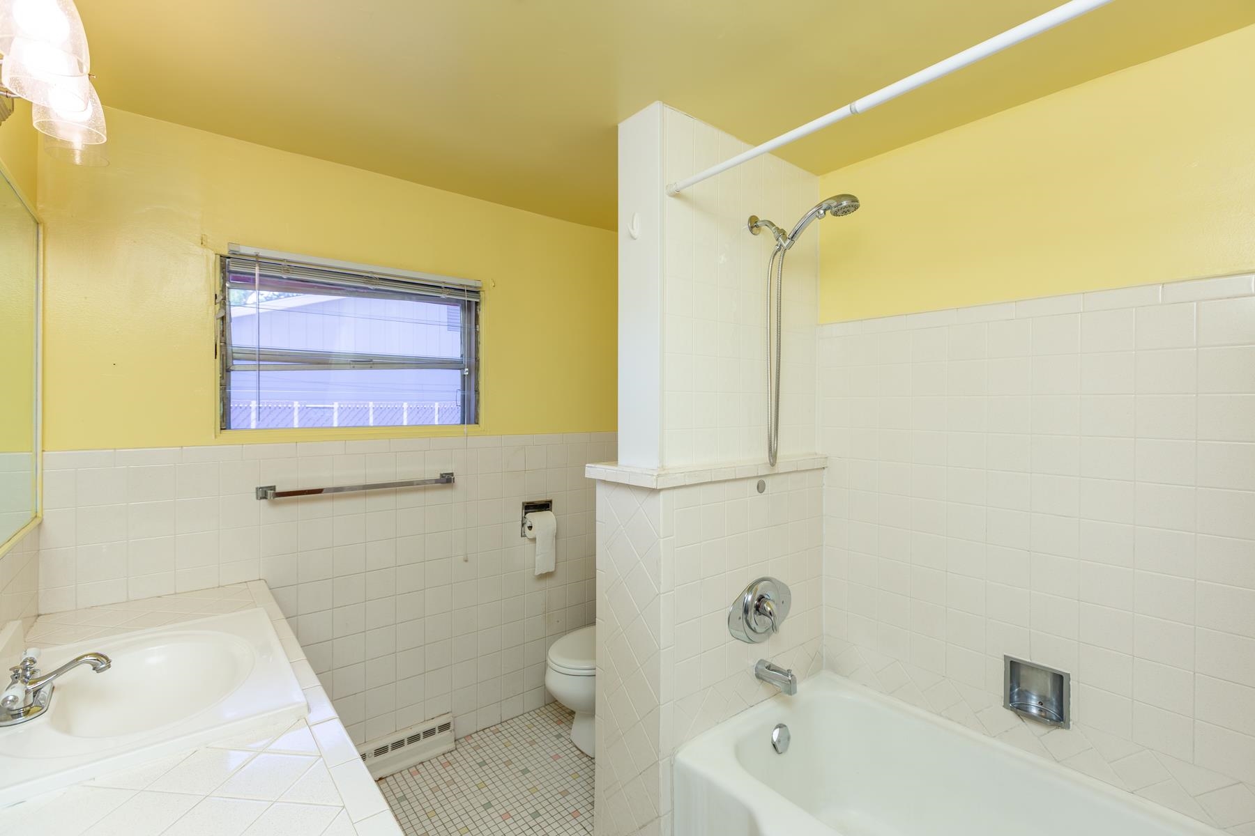2250 Hall Avenue Property Photo 12