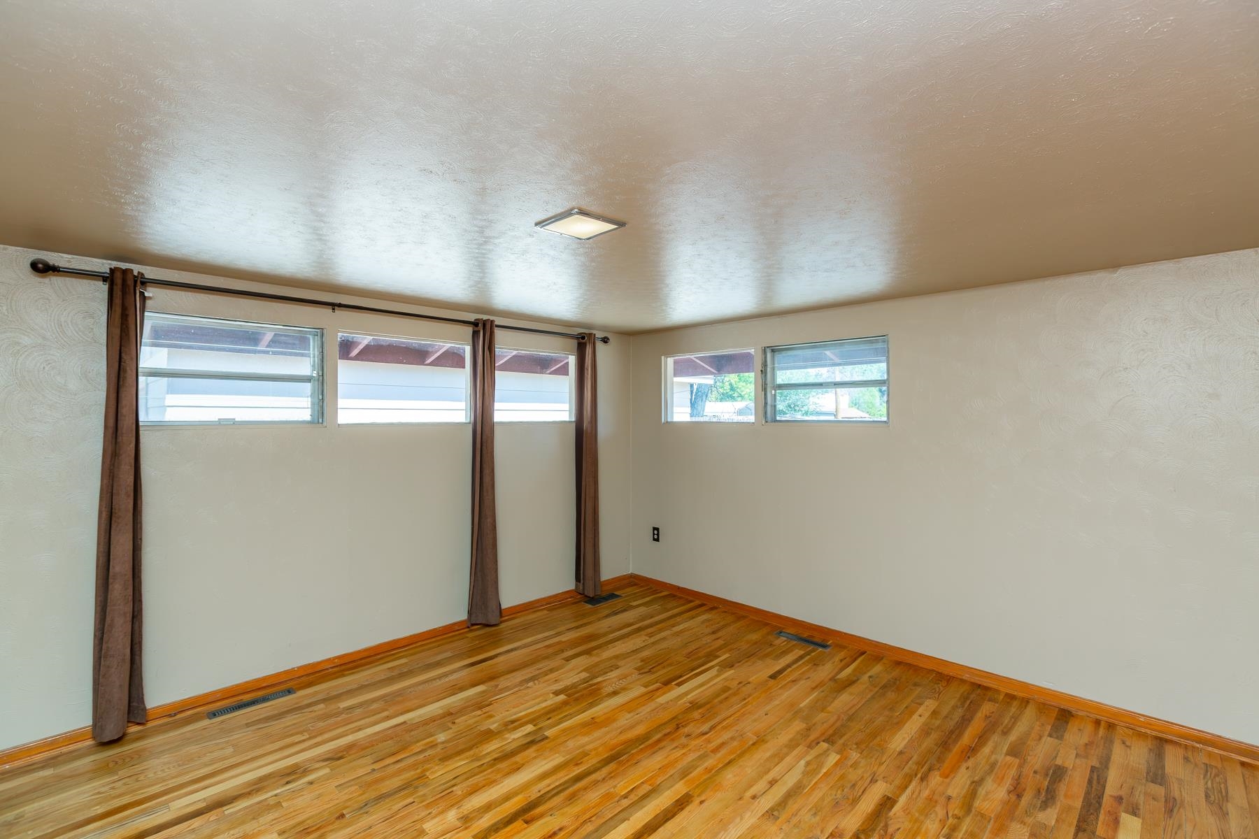 2250 Hall Avenue Property Photo 13
