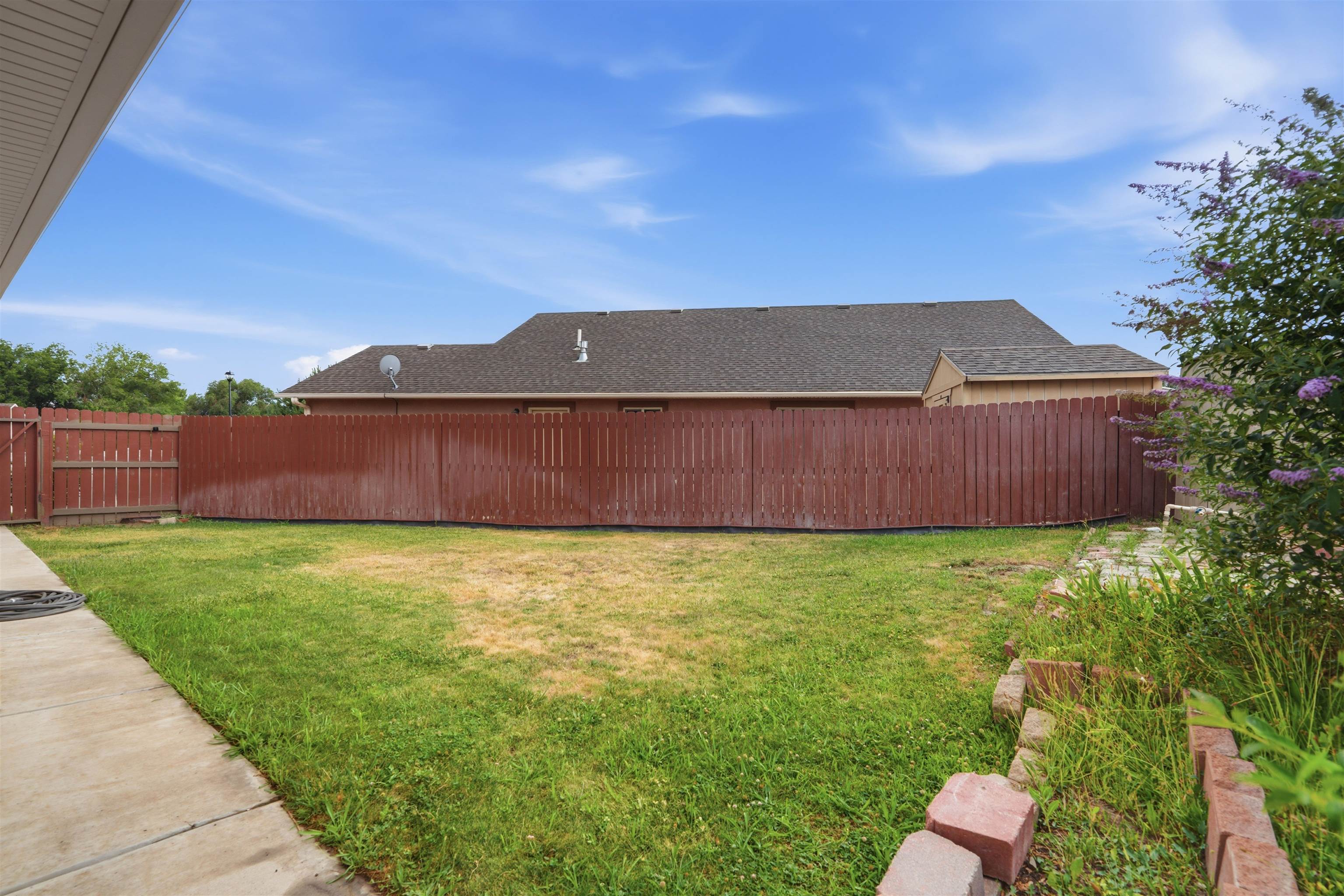 2902 Walnut Avenue Property Photo 18
