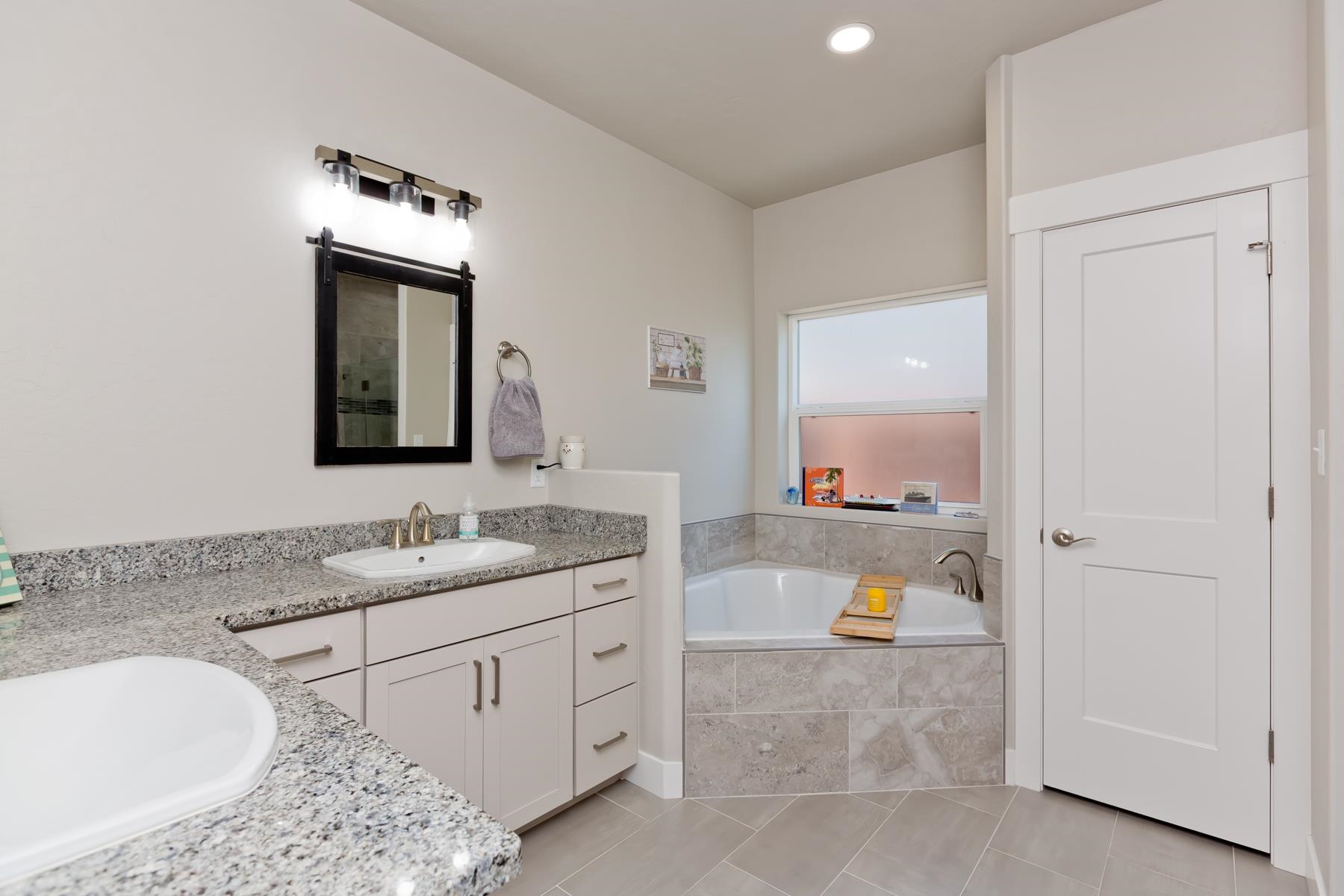 2815 Hollow Way Property Photo 19
