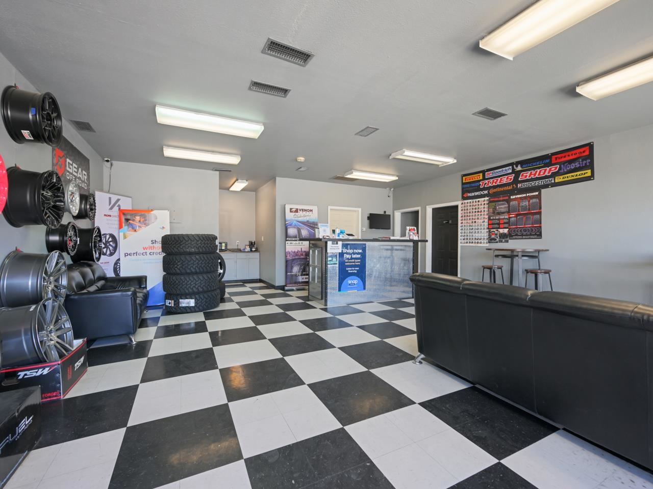 587 25 Road Property Photo 1