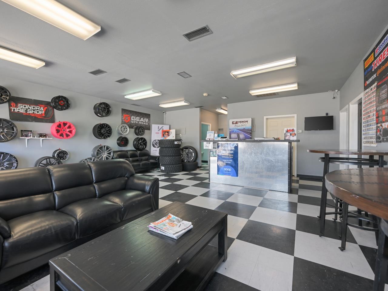 587 25 Road Property Photo 2