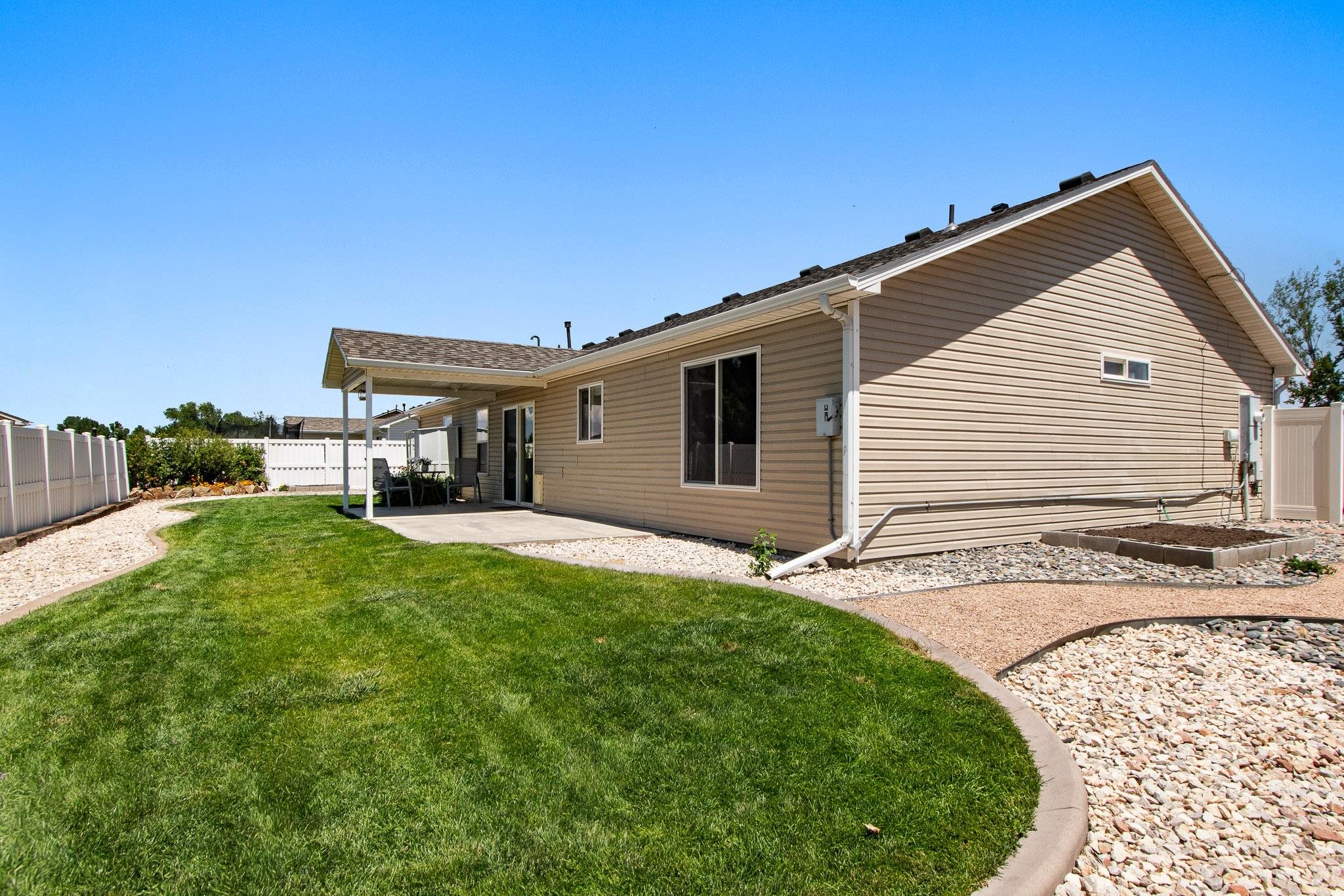 549 Hall Street Property Photo 19