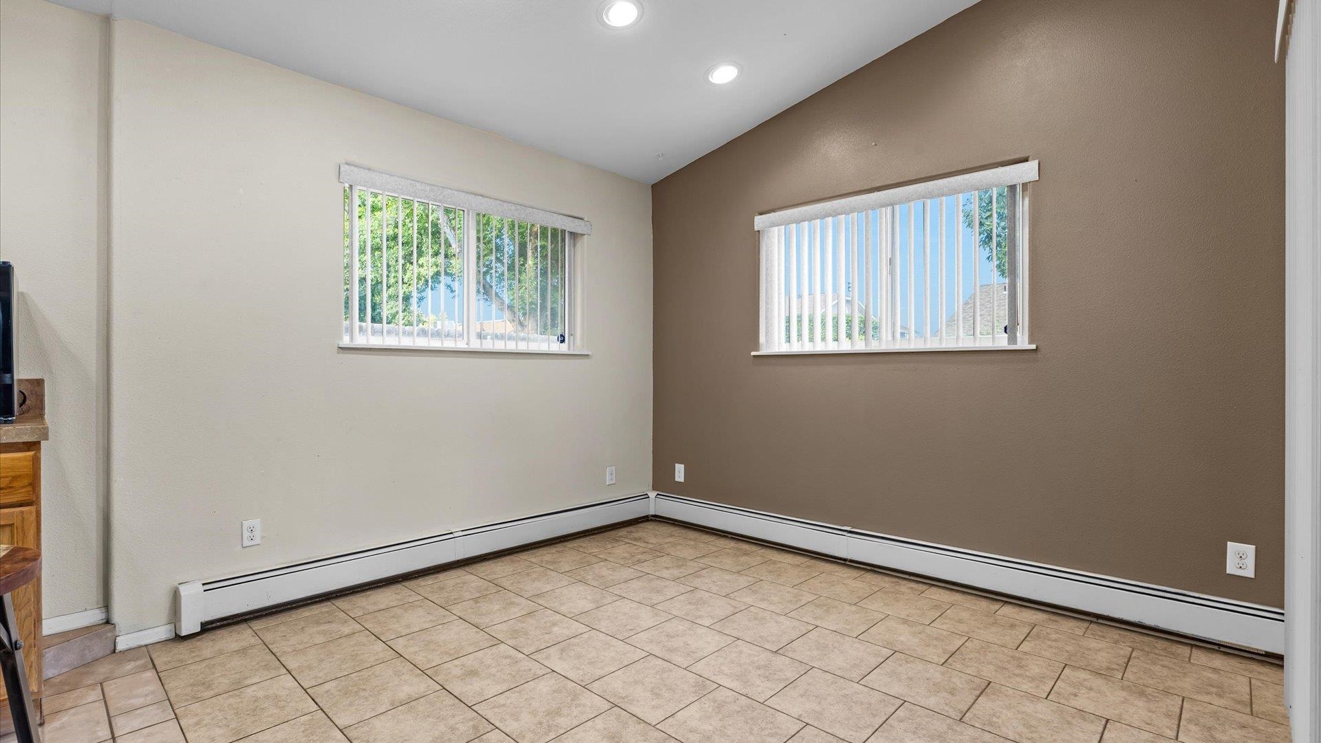 219 Mansfield Court Property Photo 9