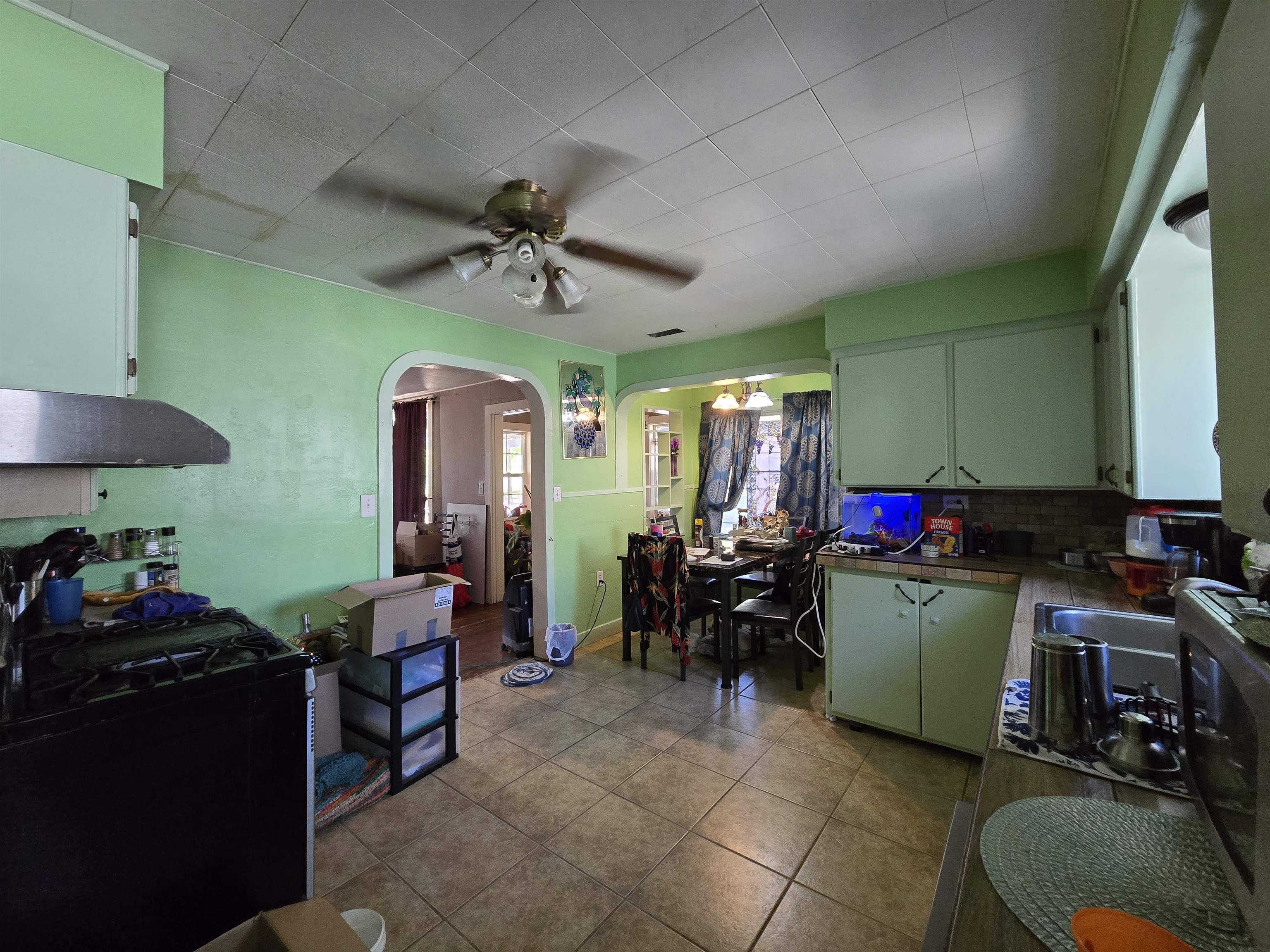 290 Cherry Lane Property Photo 5