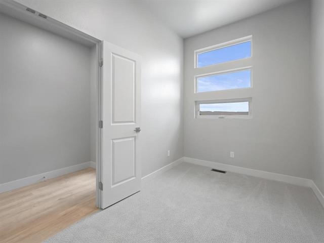 392 W Ridges Boulevard Property Photo 5