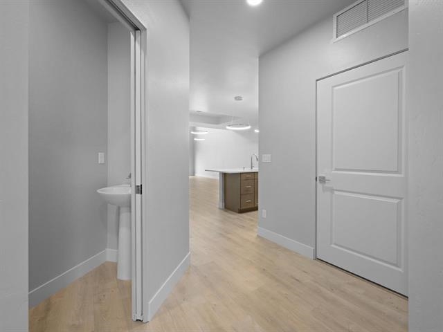 392 W Ridges Boulevard Property Photo 6