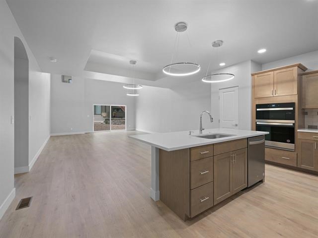 392 W Ridges Boulevard Property Photo 7