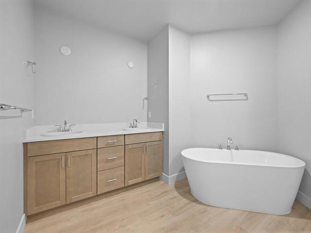 392 W Ridges Boulevard Property Photo 15