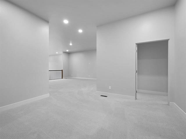 392 W Ridges Boulevard Property Photo 19