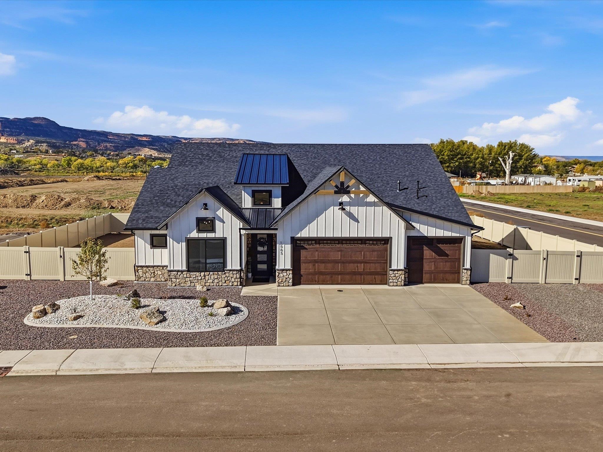 1003 Summer Haven Court Property Photo 1