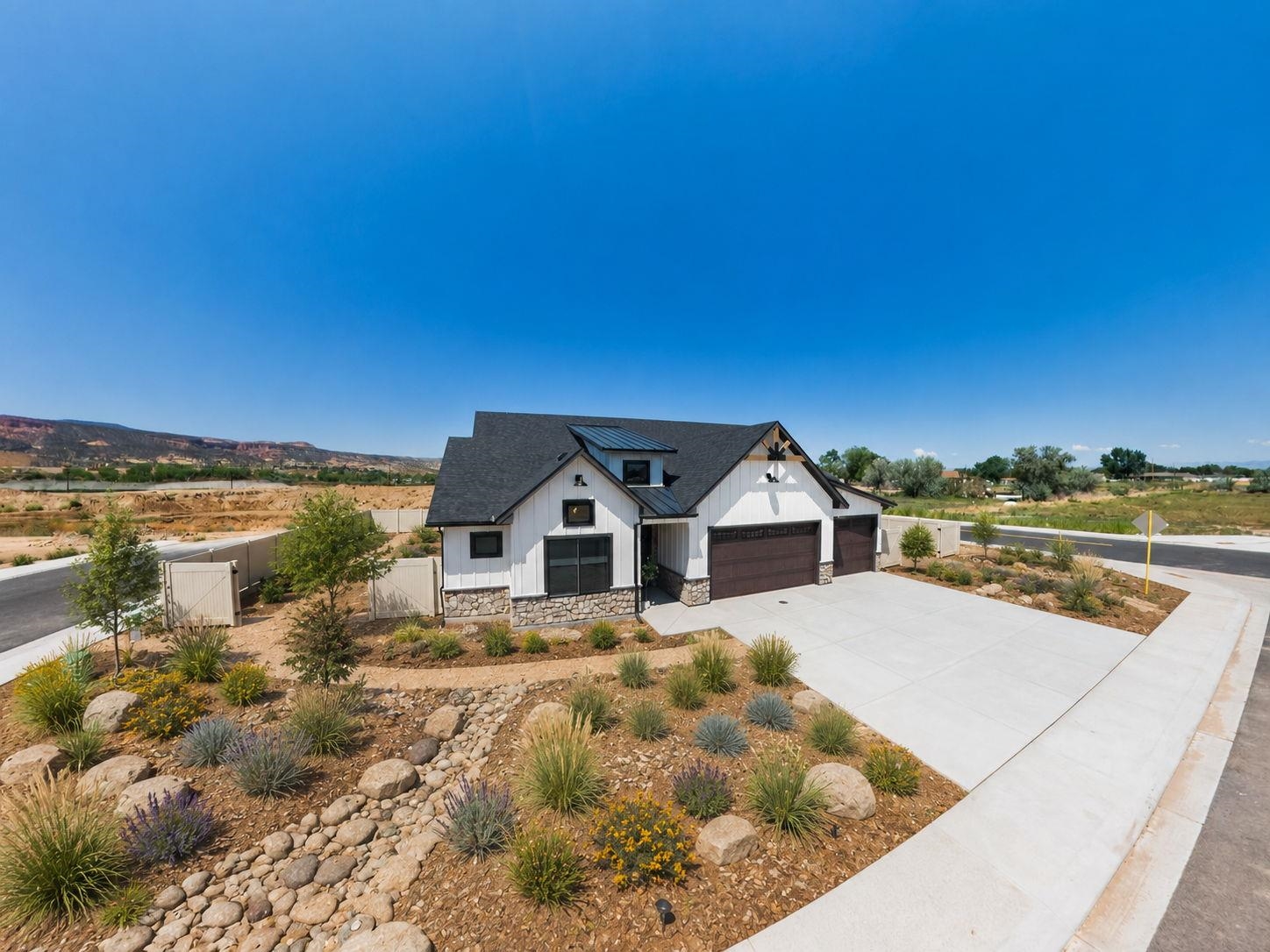 1003 Summer Haven Court Property Photo 3