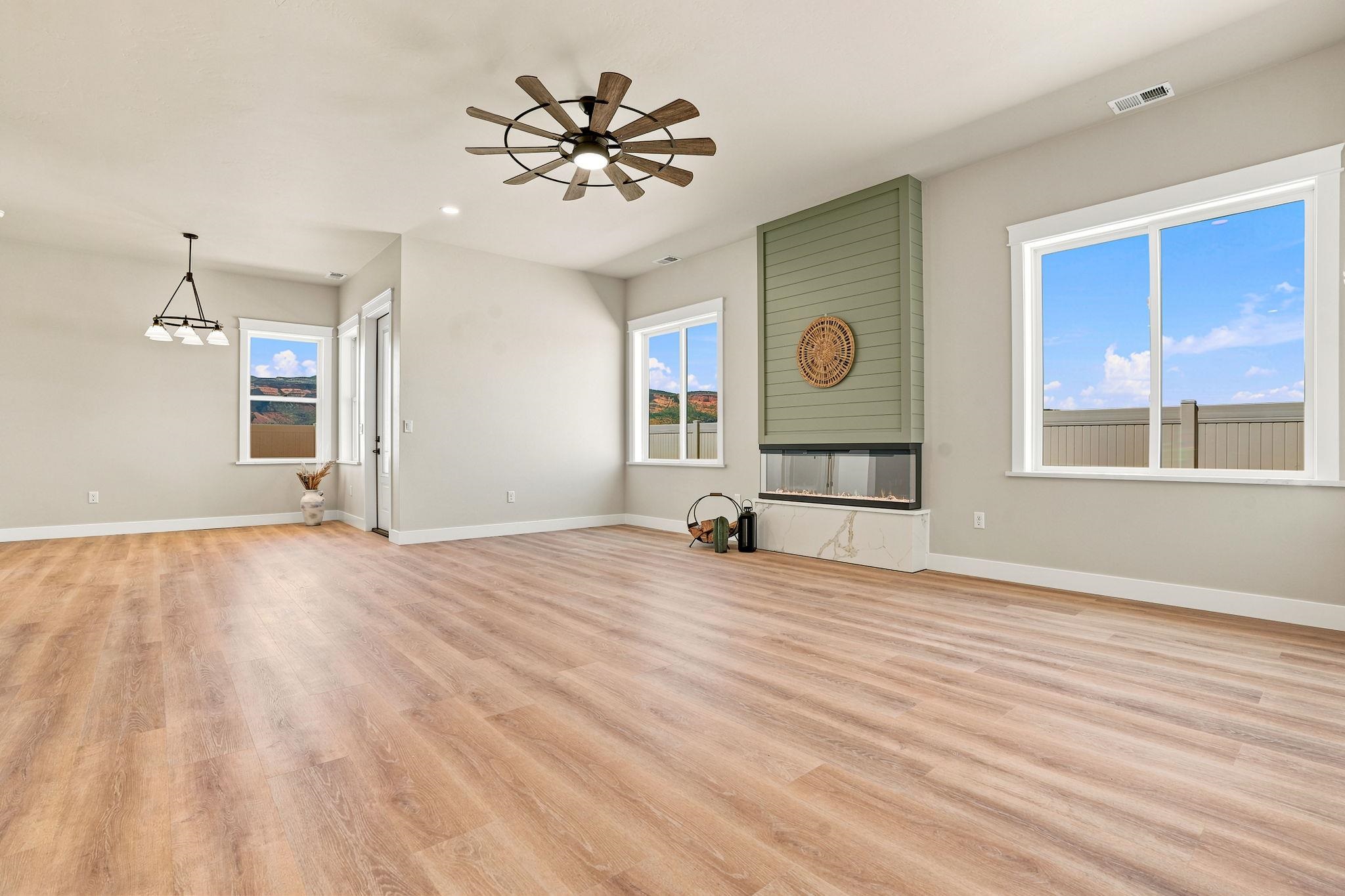 1003 Summer Haven Court Property Photo 12