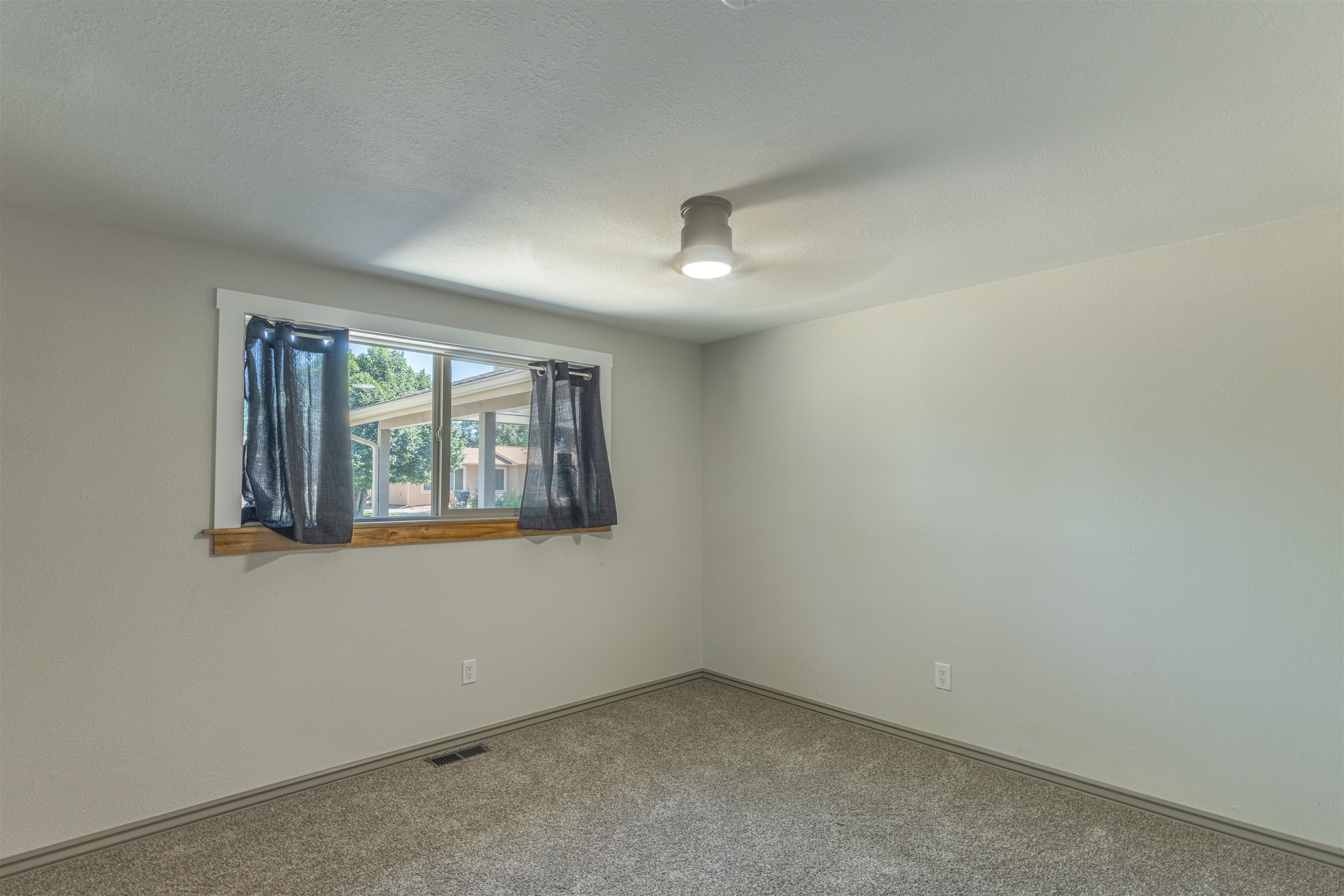 2883 1/2 Texas Avenue Property Photo 7