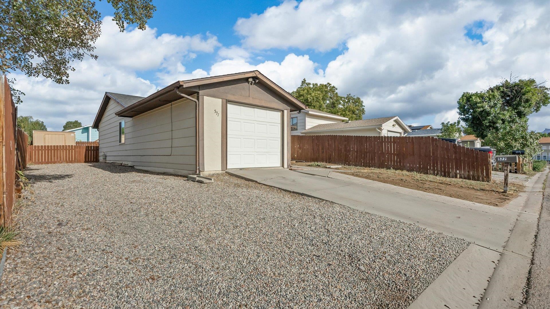 577 Fairfield Court Property Photo 5