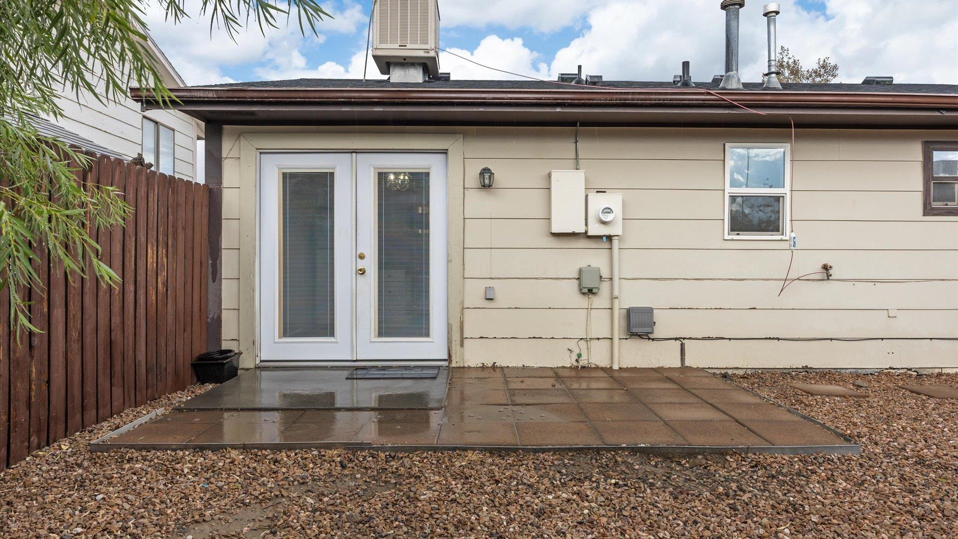 577 Fairfield Court Property Photo 7