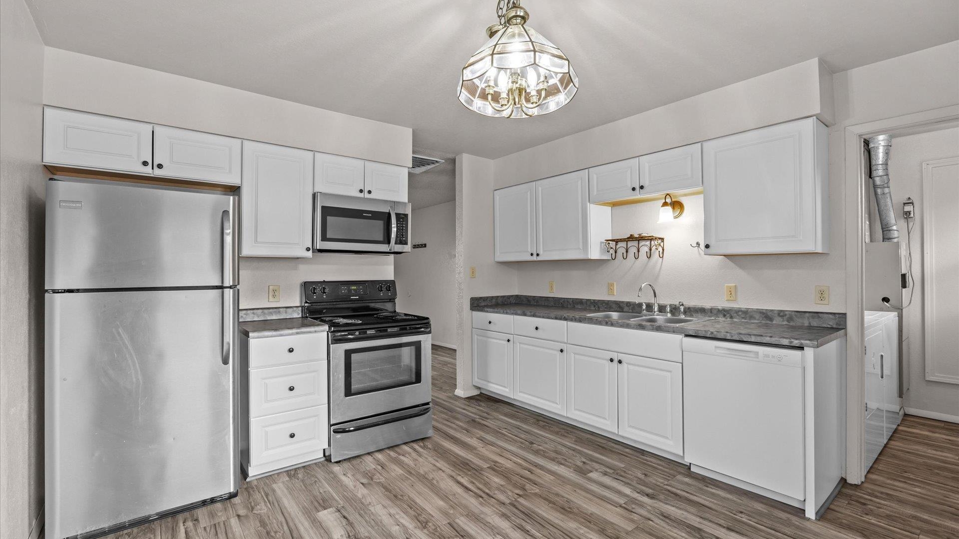 577 Fairfield Court Property Photo 15