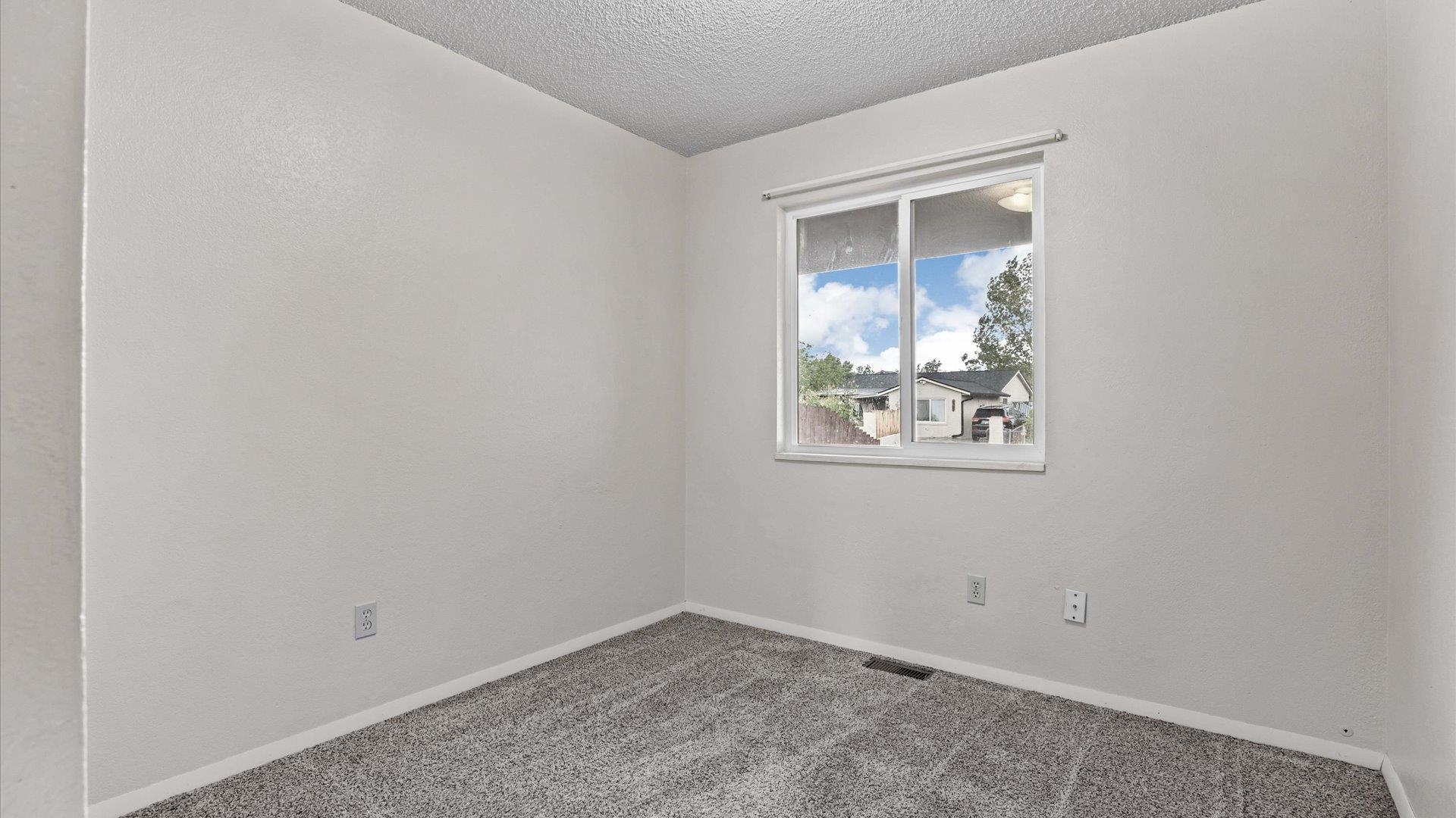 577 Fairfield Court Property Photo 25