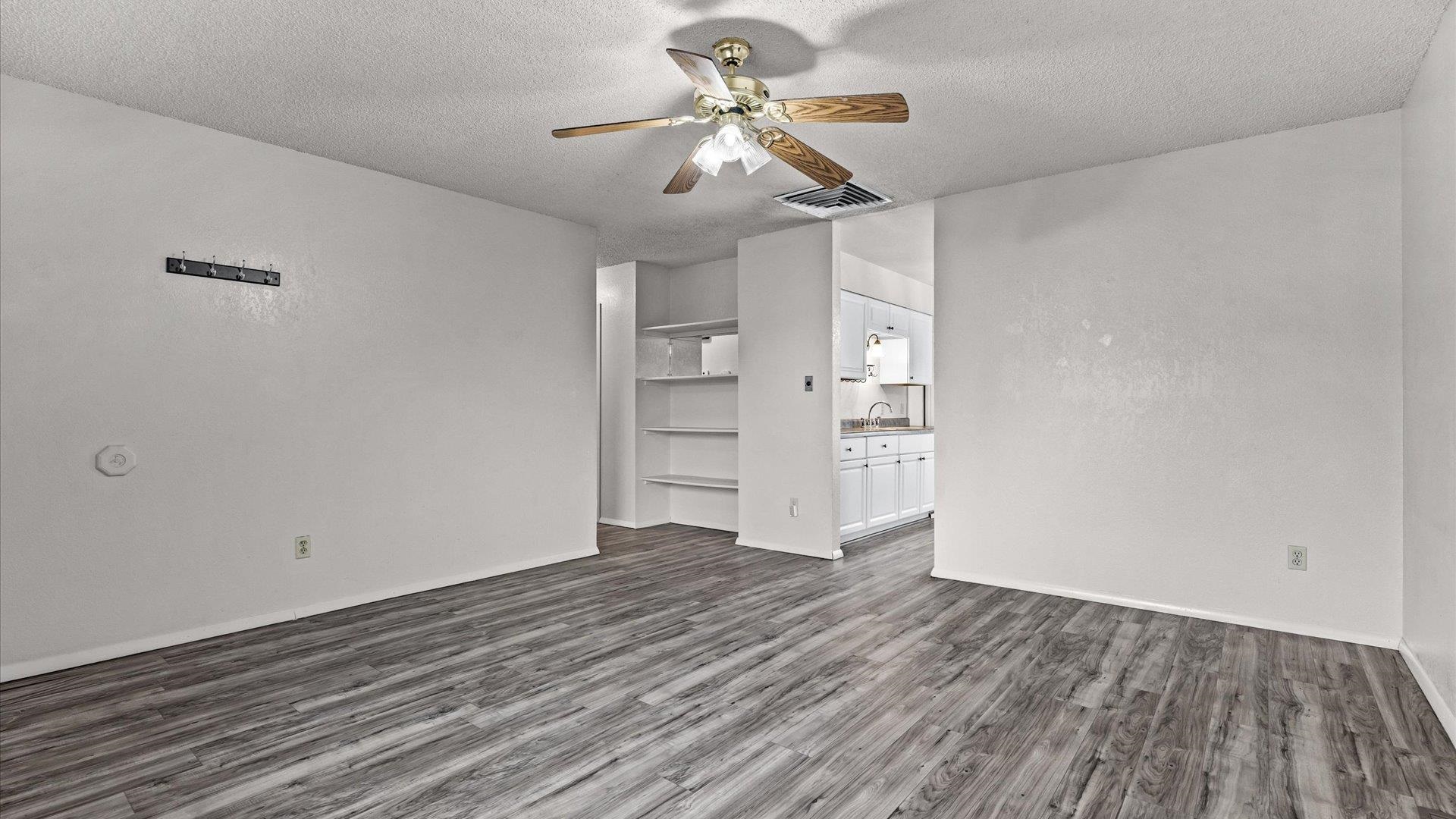 577 Fairfield Court Property Photo 27