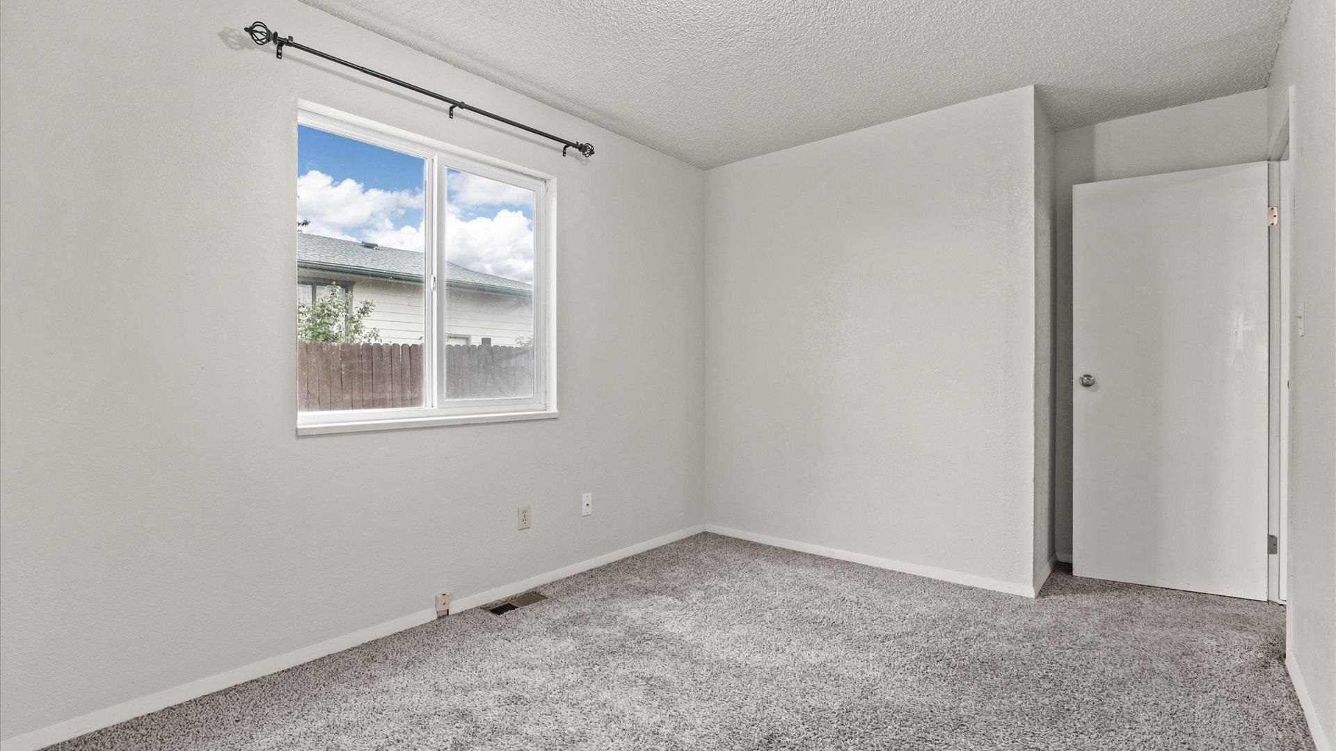 577 Fairfield Court Property Photo 30