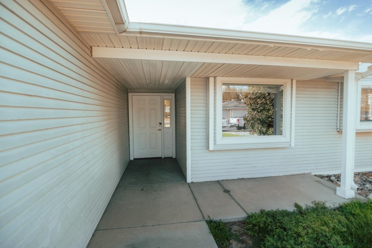 3152 E Eider Court Property Photo 2