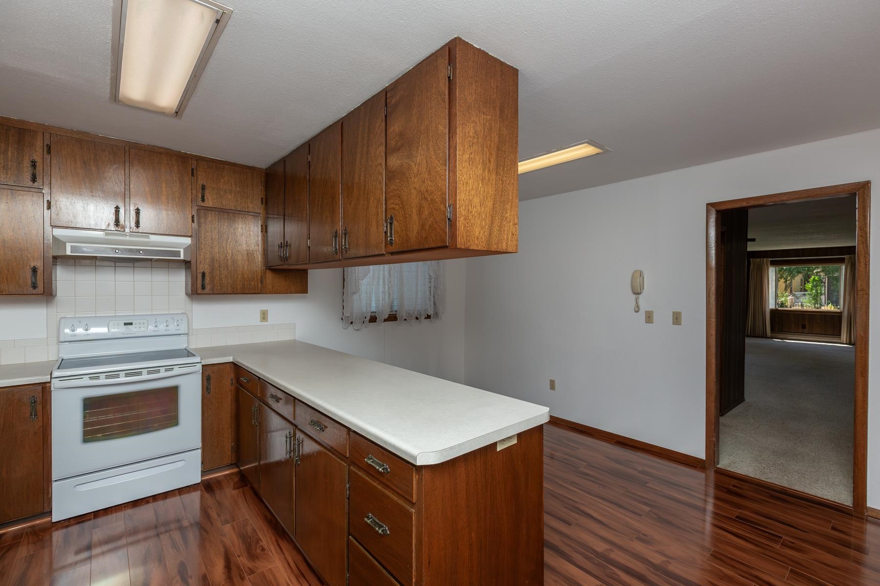 132 W 4th Street Property Photo 7