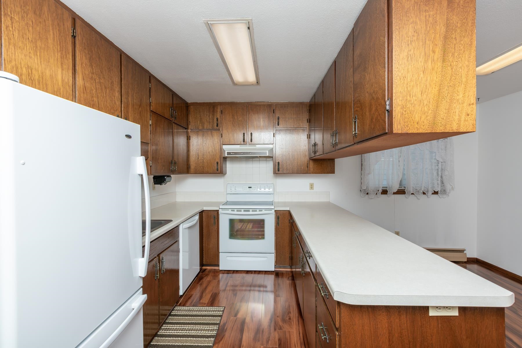 132 W 4th Street Property Photo 8