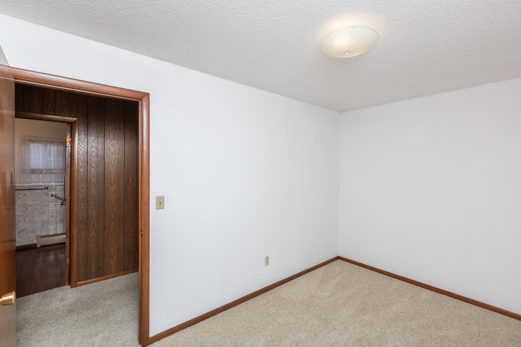 132 W 4th Street Property Photo 19