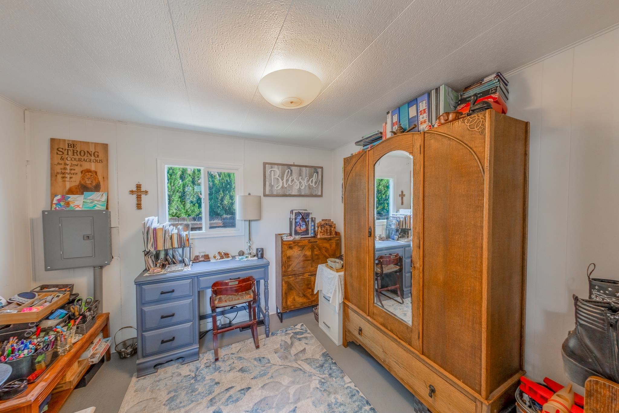 105 E 8th Street Property Photo 7