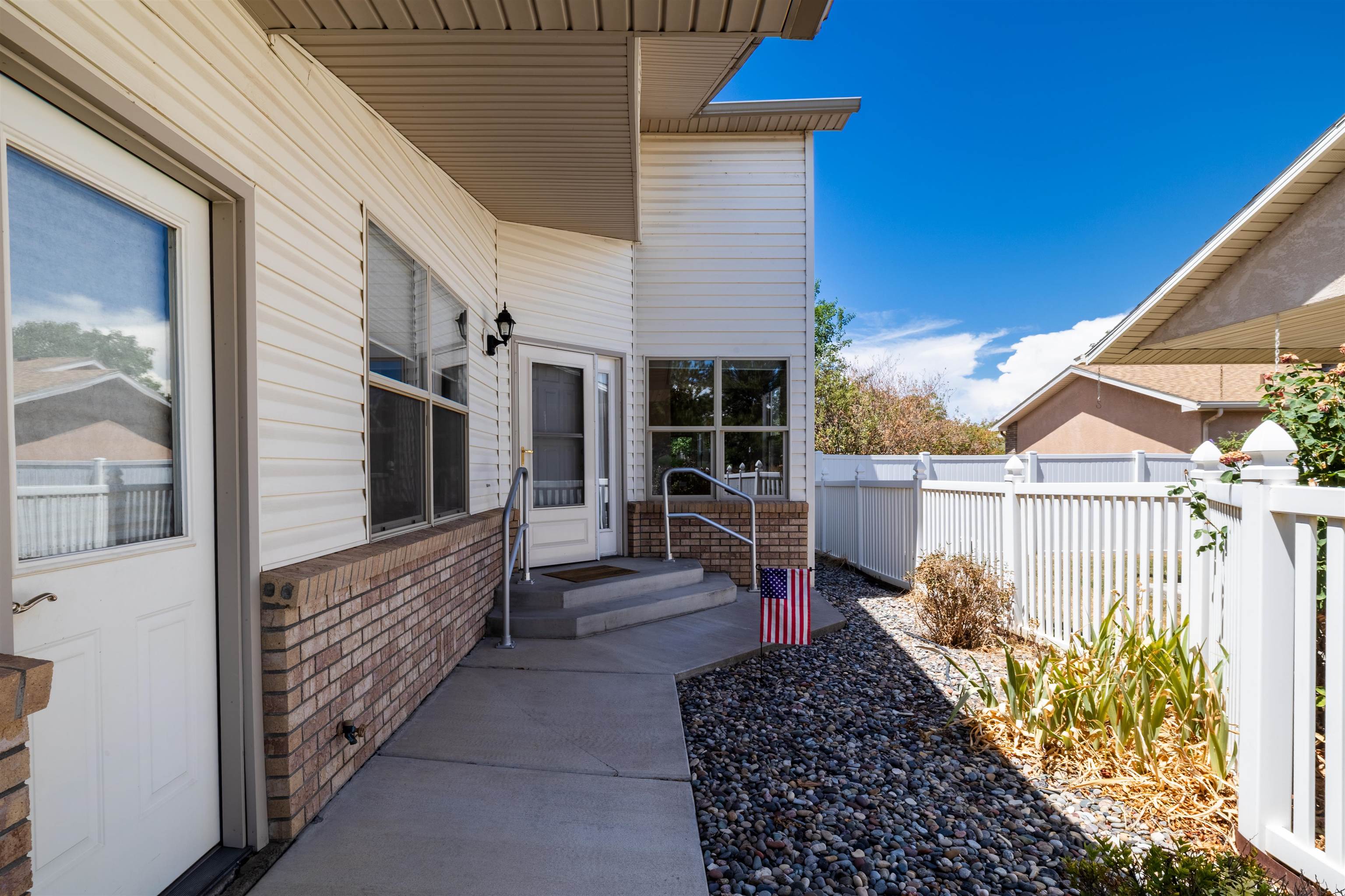 706 Fountainhead Boulevard Property Photo 2