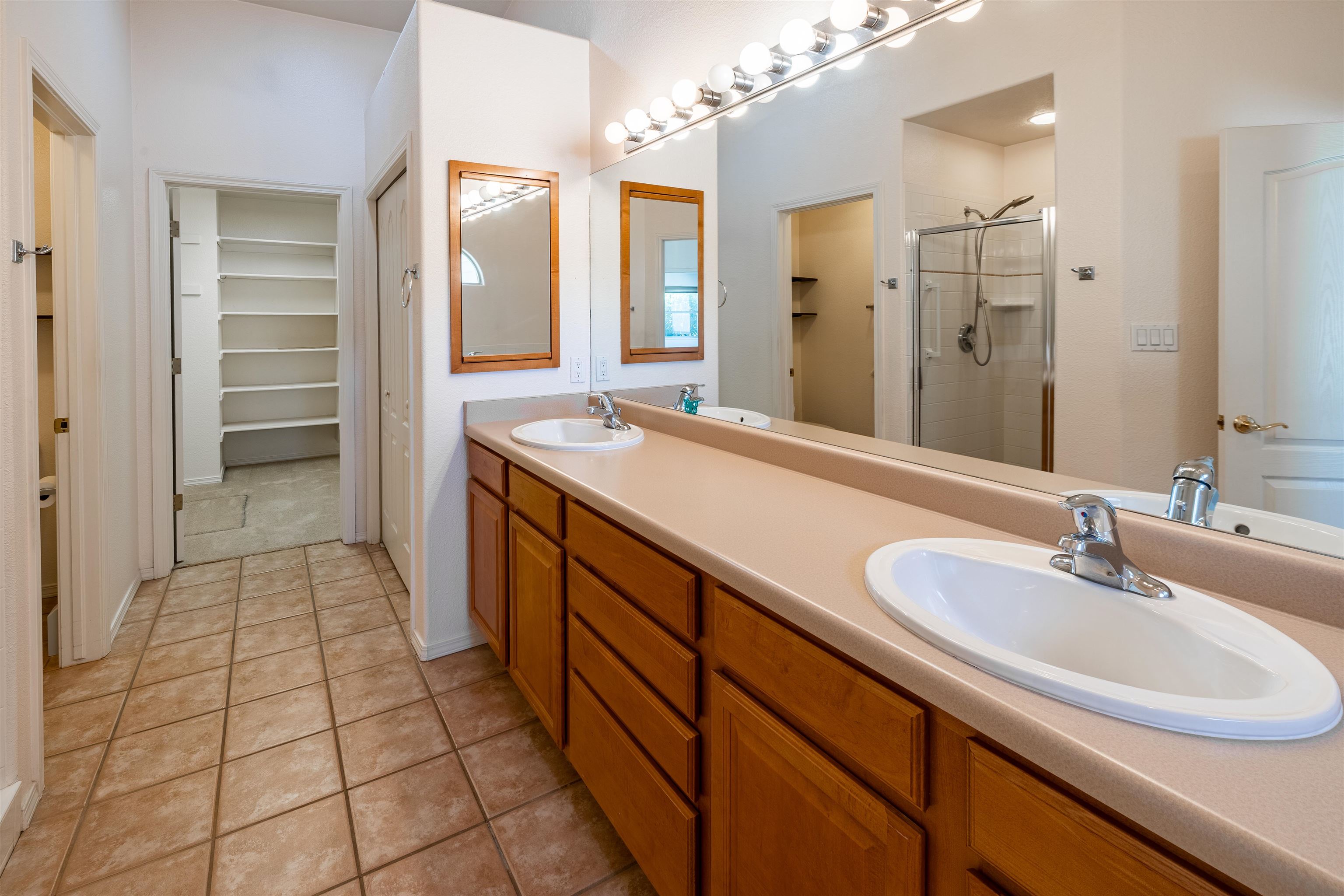 706 Fountainhead Boulevard Property Photo 11