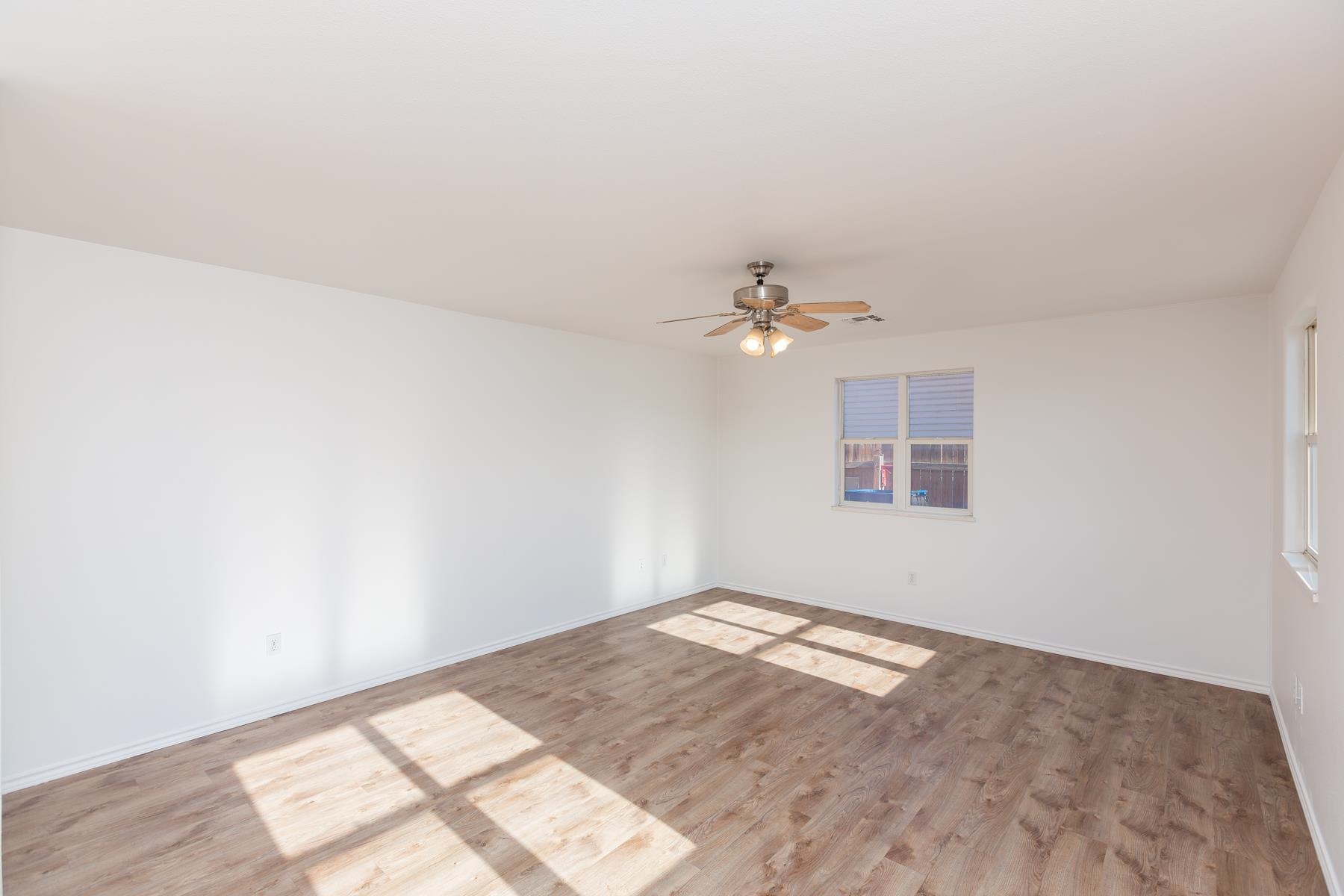 485 1/2 Ridge Lane Property Photo 4