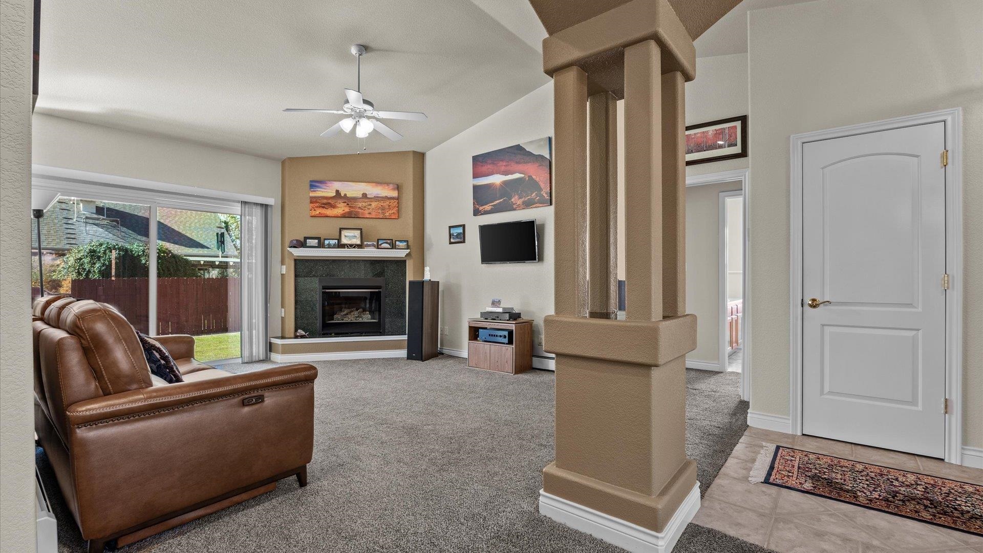 641 Grand View Drive Property Photo 8