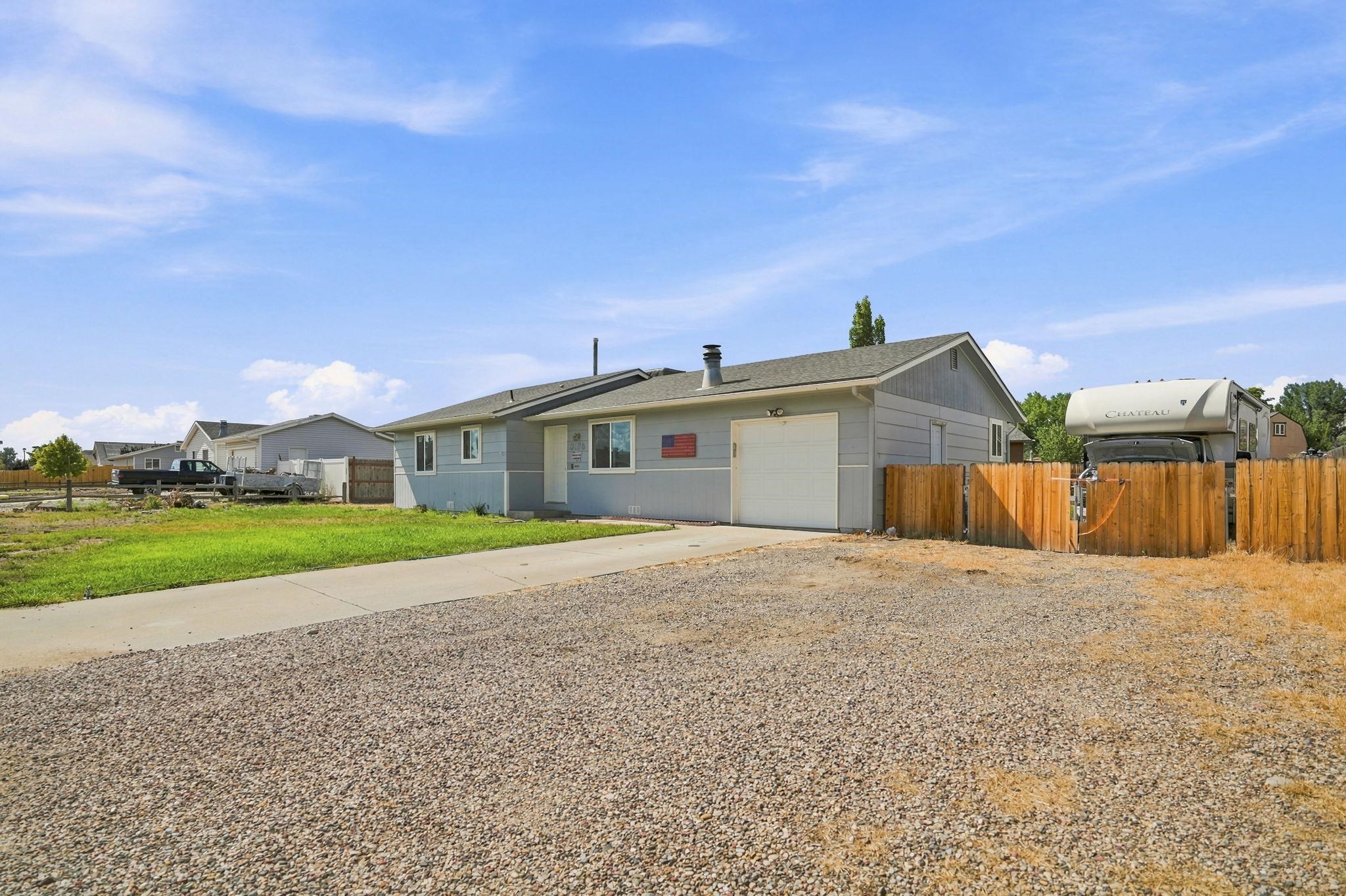 3196 Jamison Avenue Property Photo 2