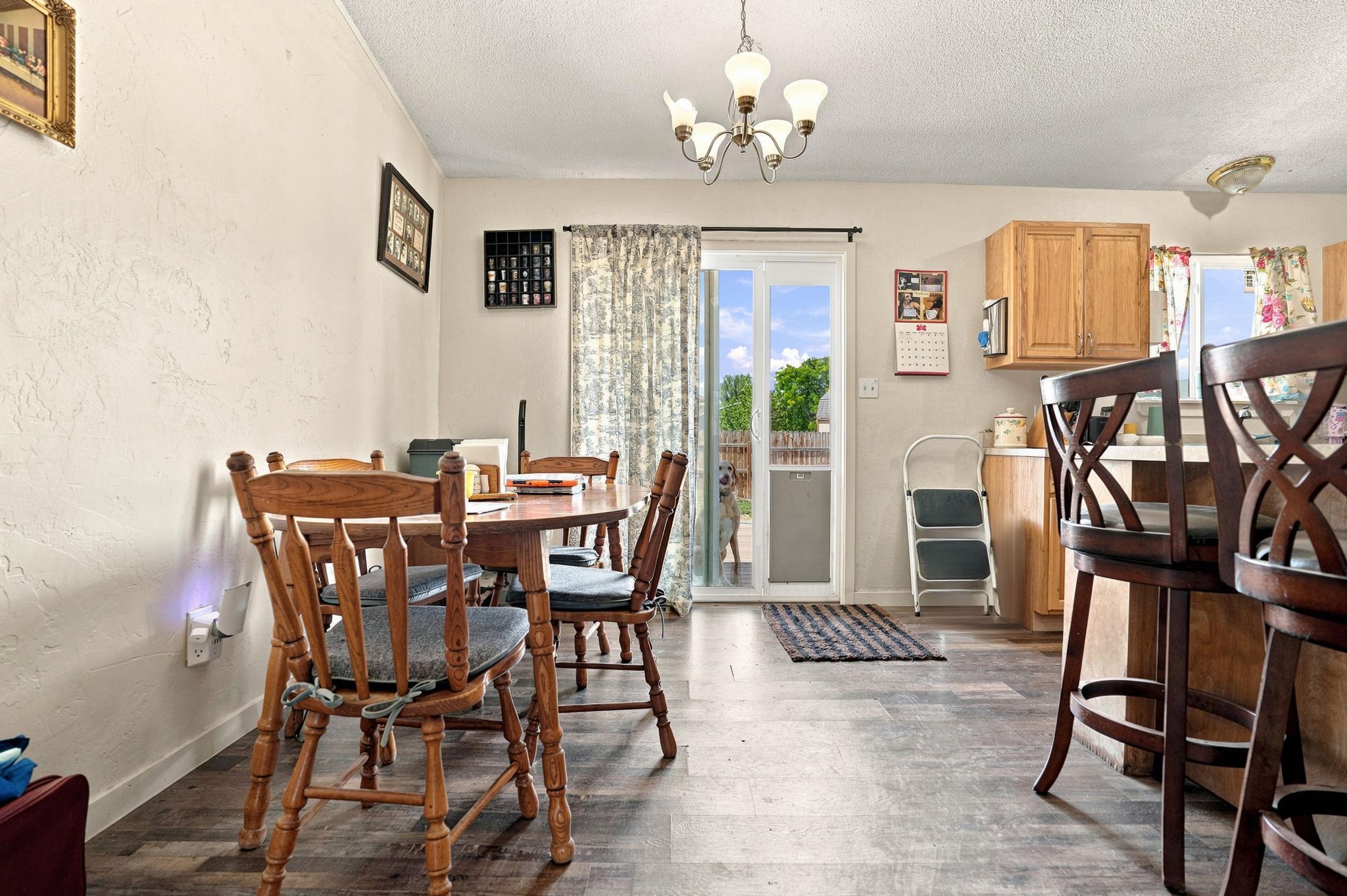 3196 Jamison Avenue Property Photo 6