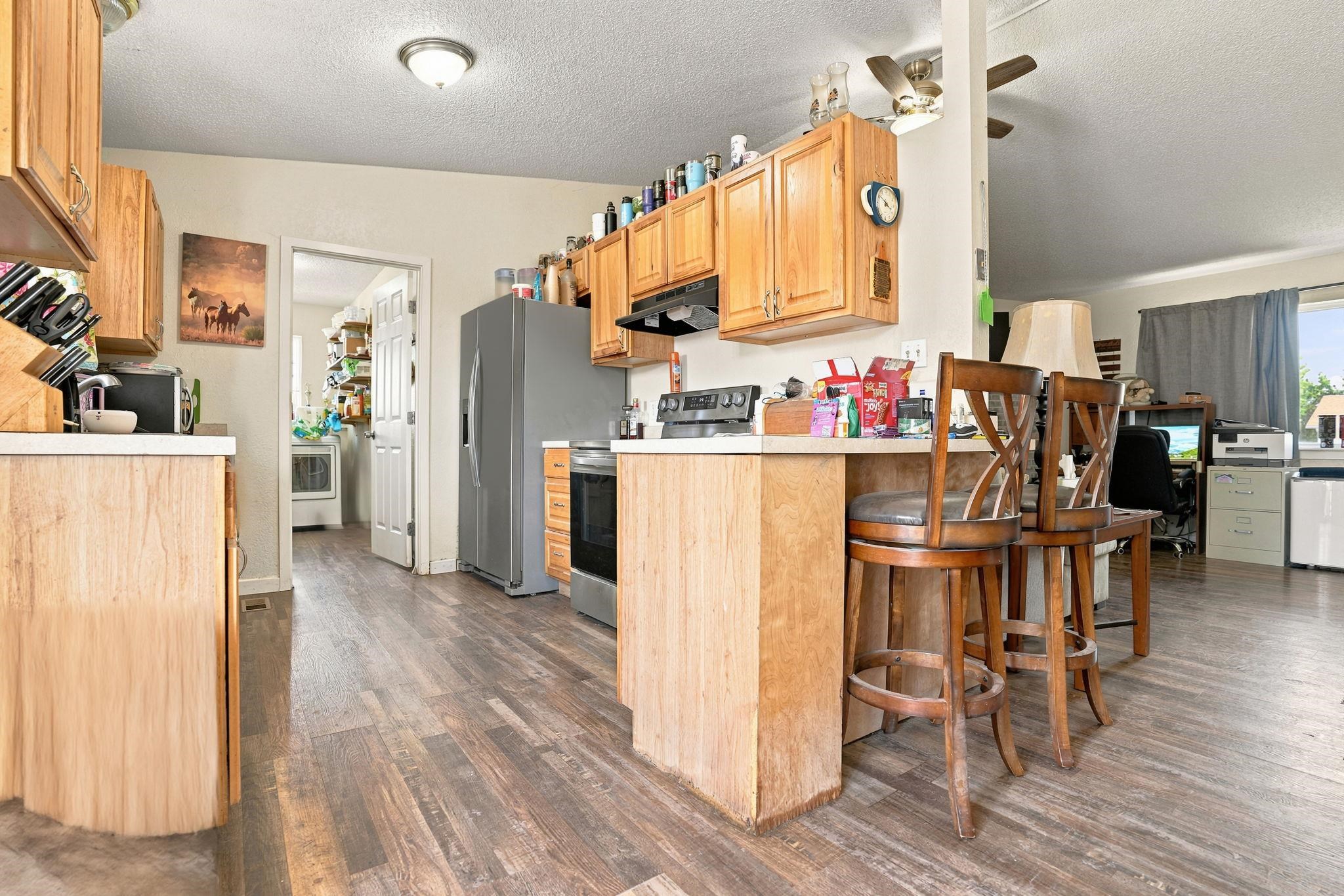 3196 Jamison Avenue Property Photo 7