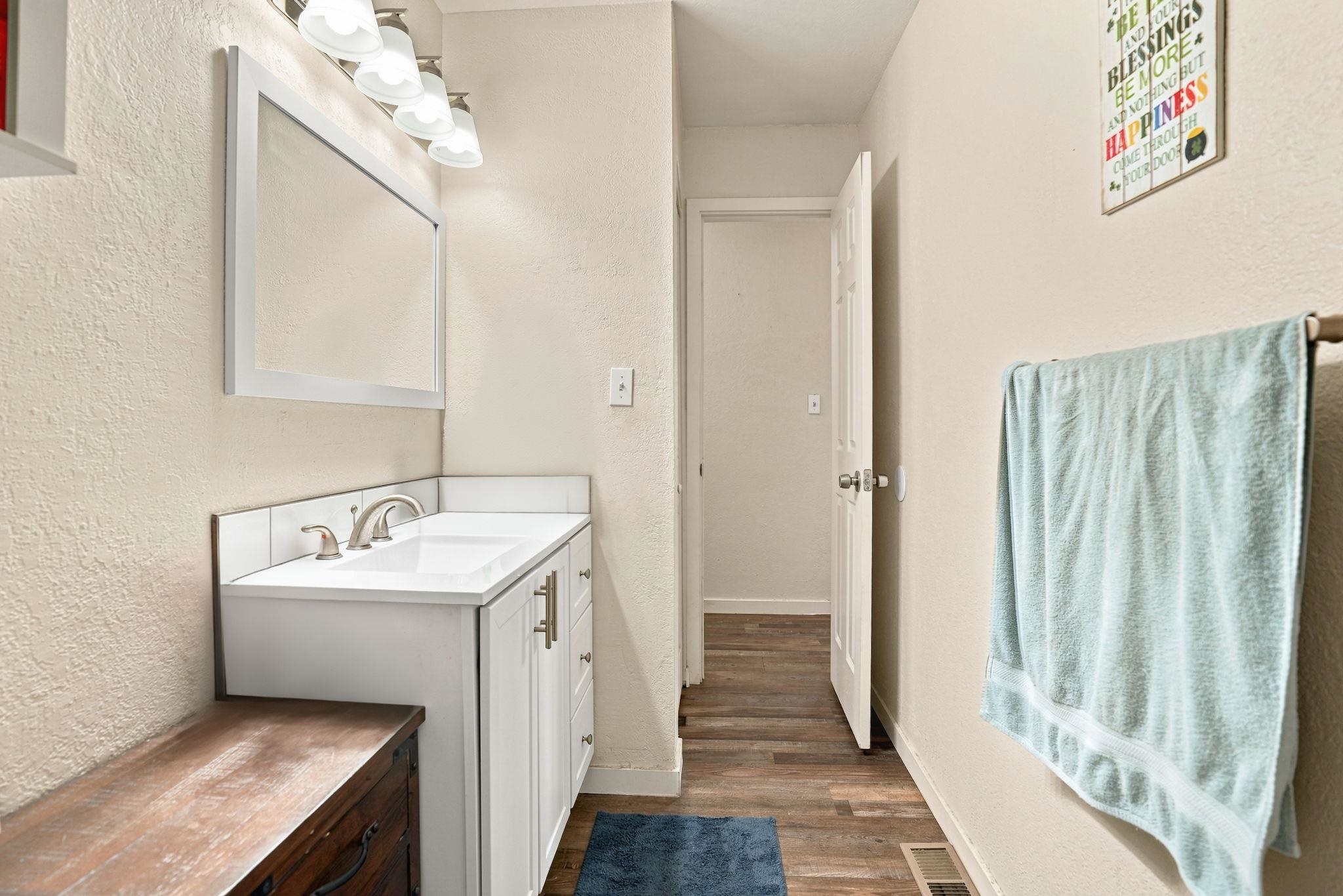 3196 Jamison Avenue Property Photo 12