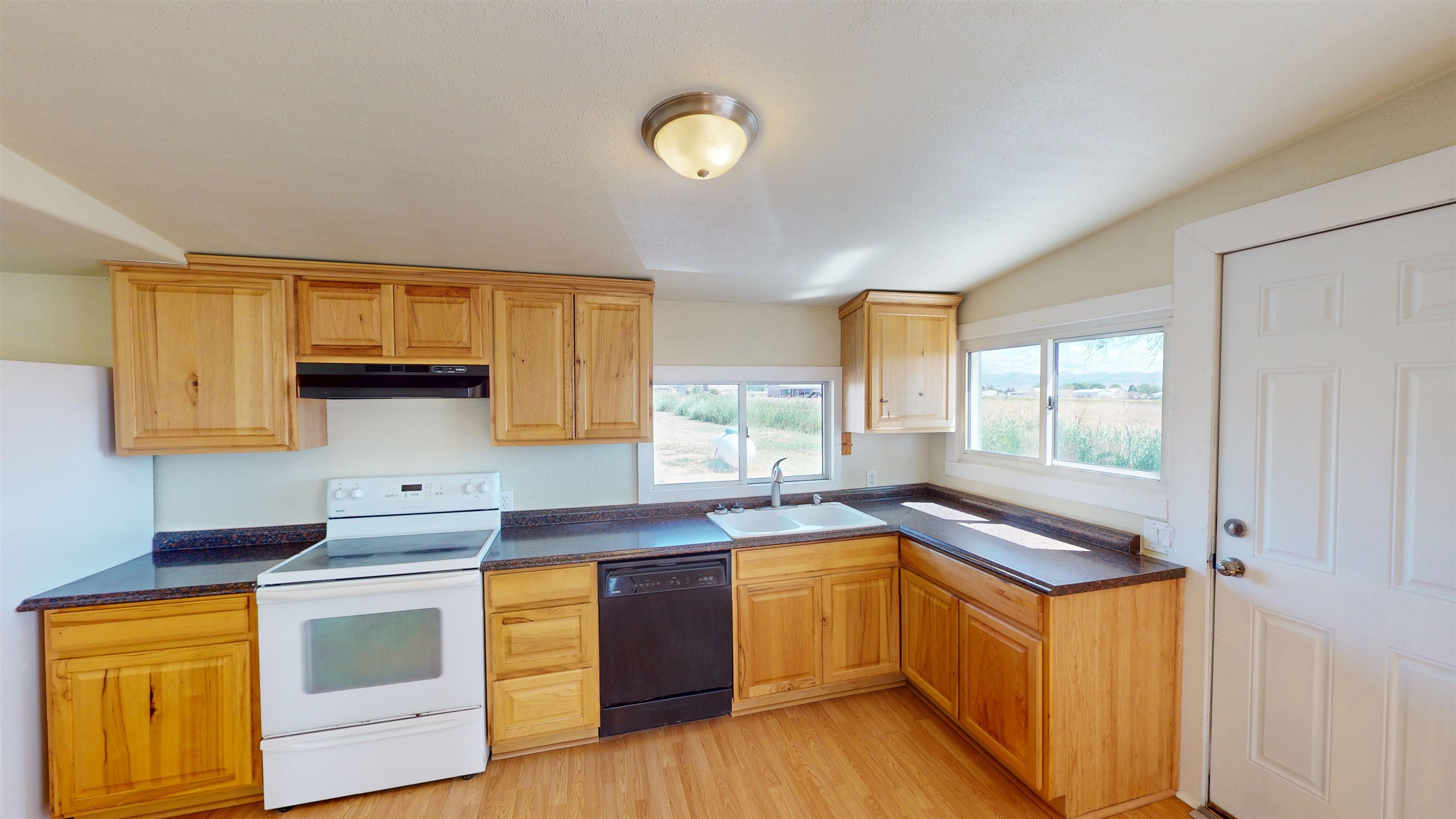 1376 N Road Property Photo 7