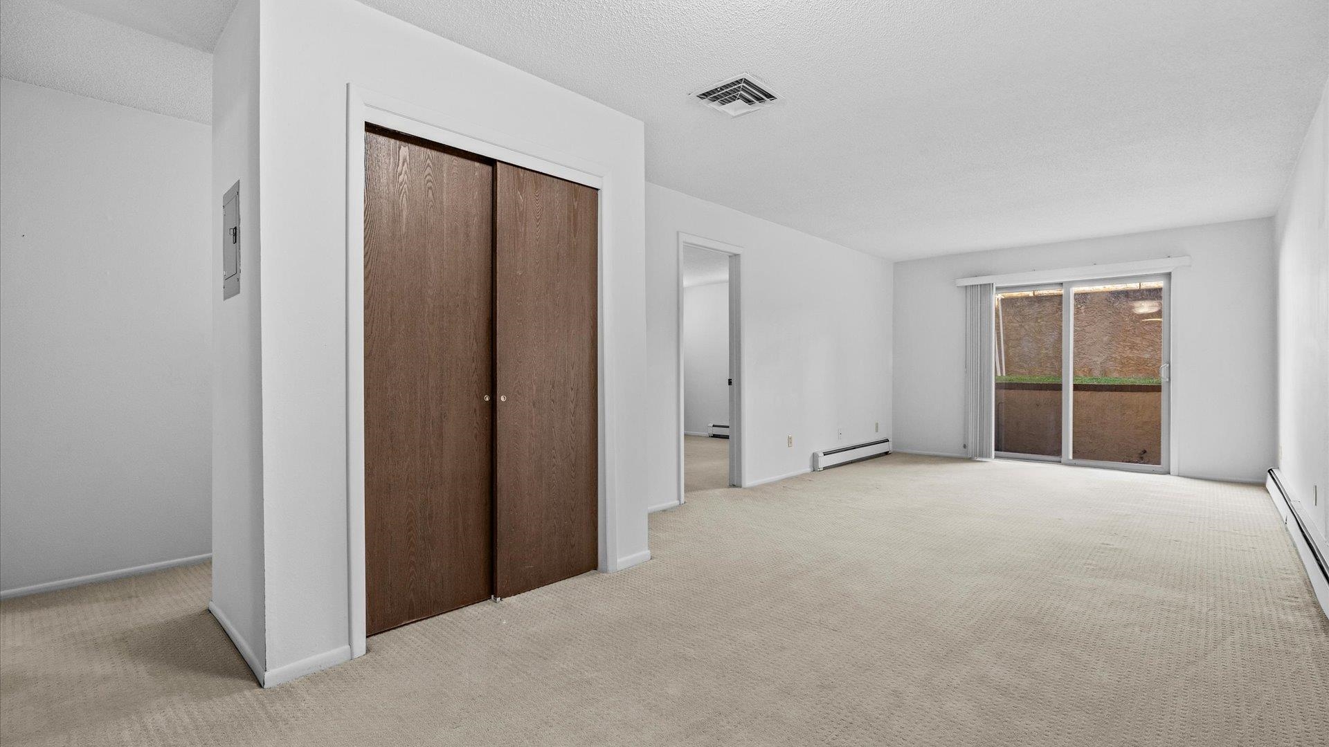 3231 Lakeside Drive Property Photo 4