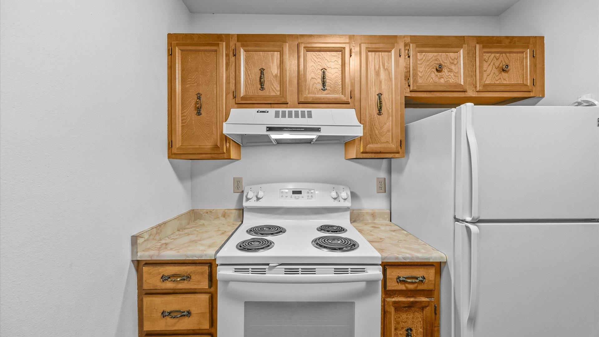 3231 Lakeside Drive Property Photo 8