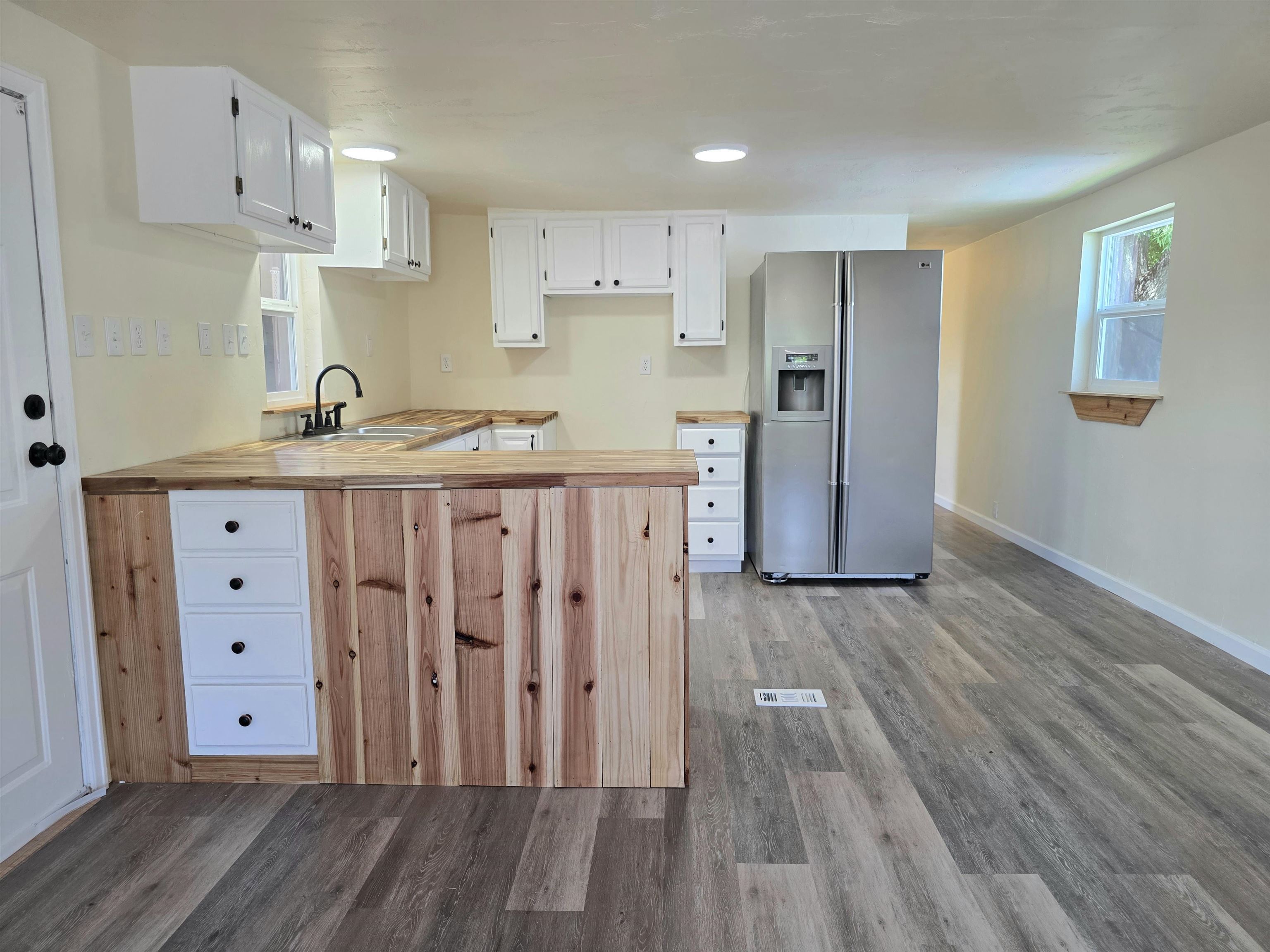 3268 E Road Property Photo 6