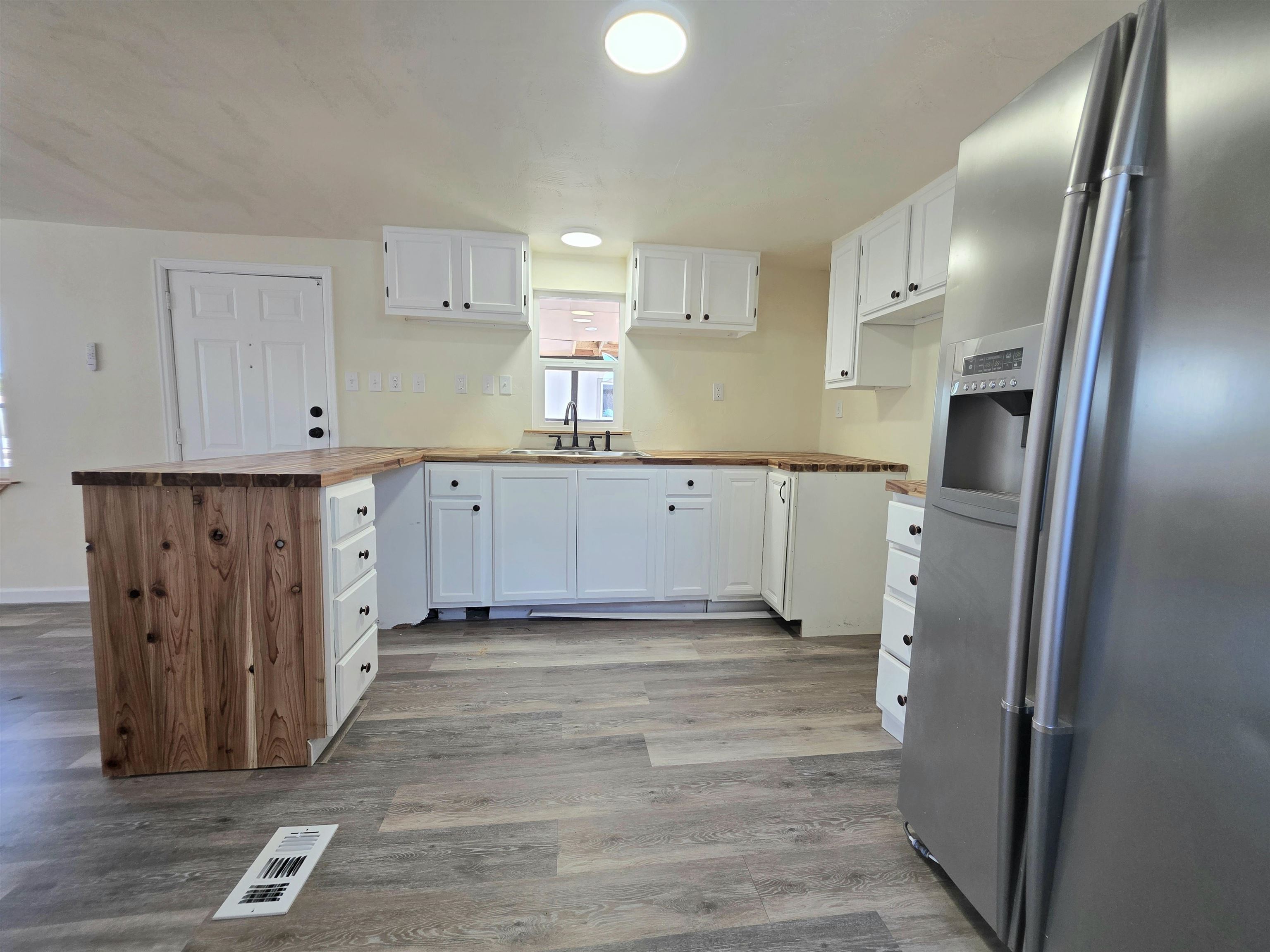 3268 E Road Property Photo 7