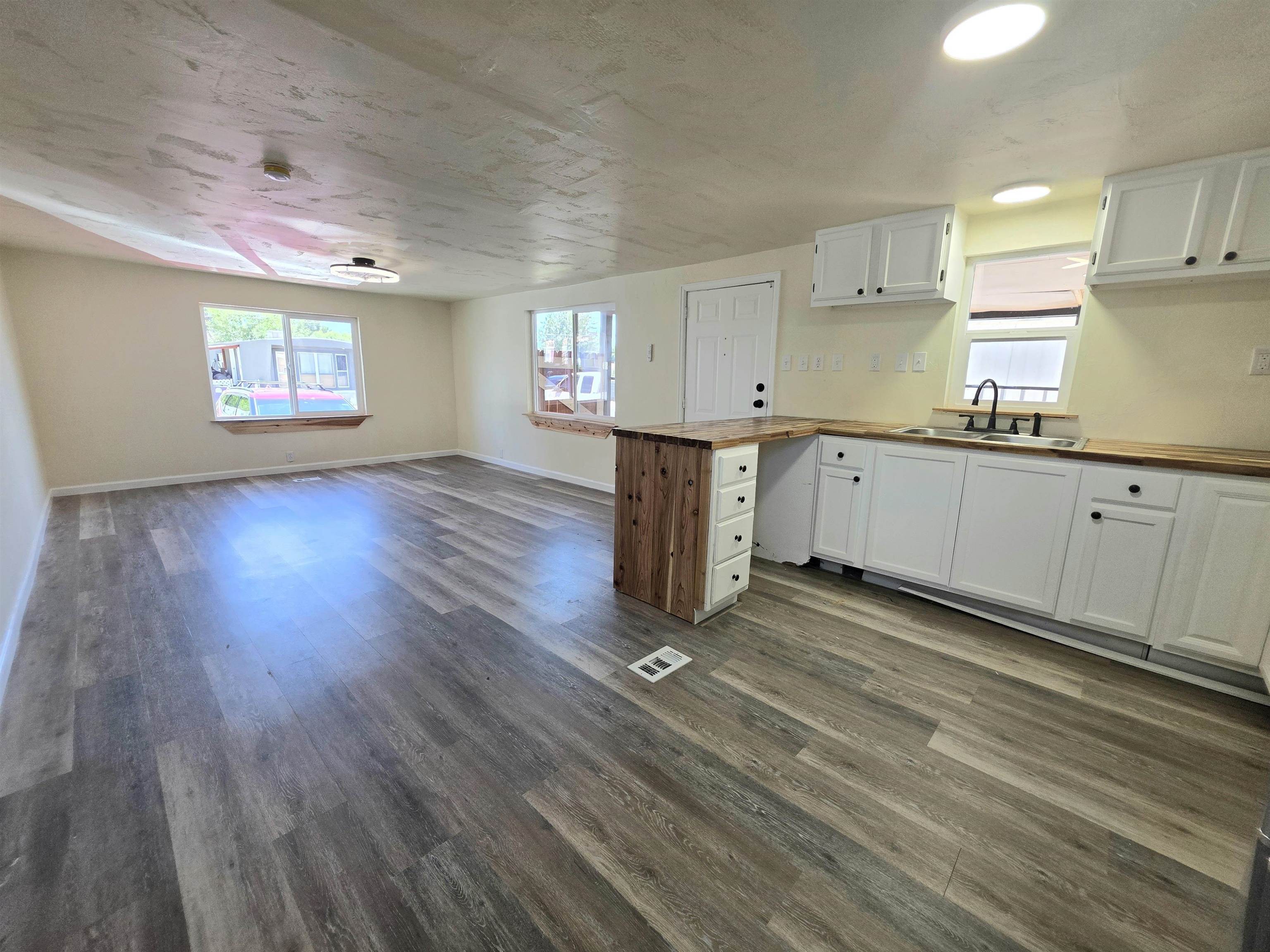 3268 E Road Property Photo 8