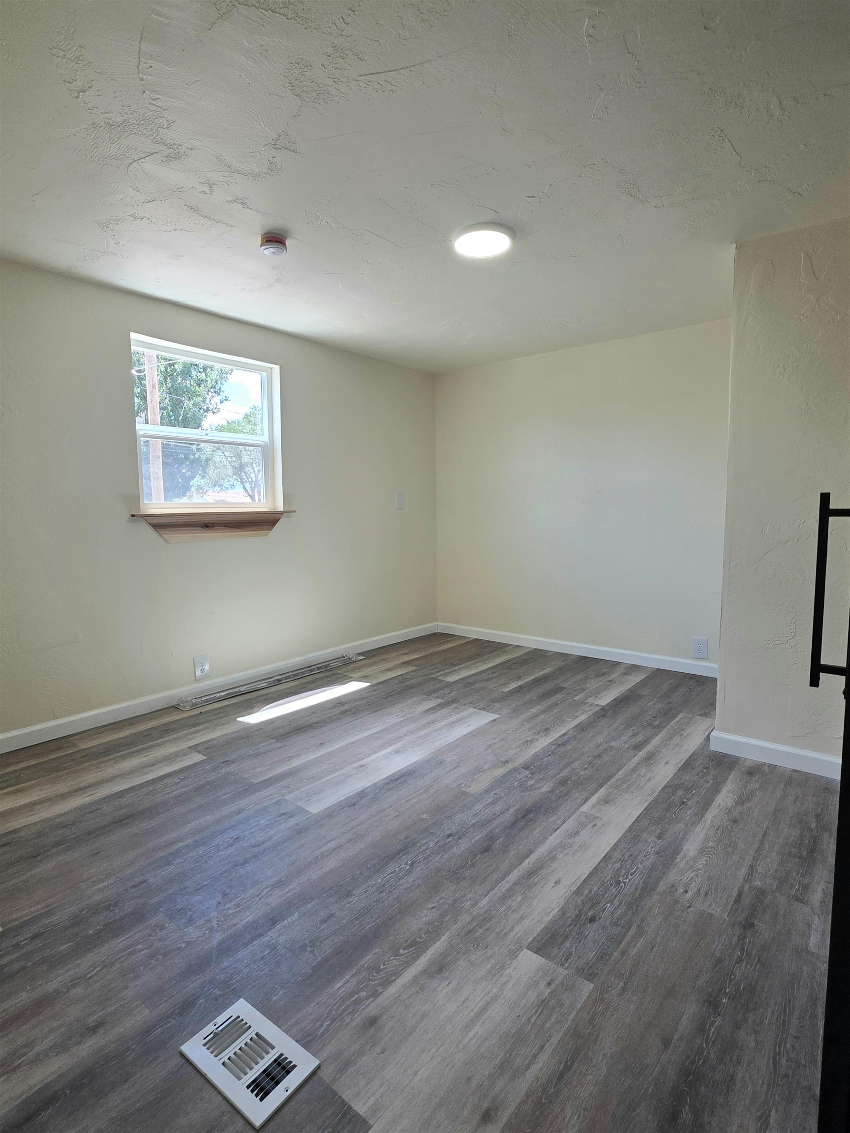 3268 E Road Property Photo 11
