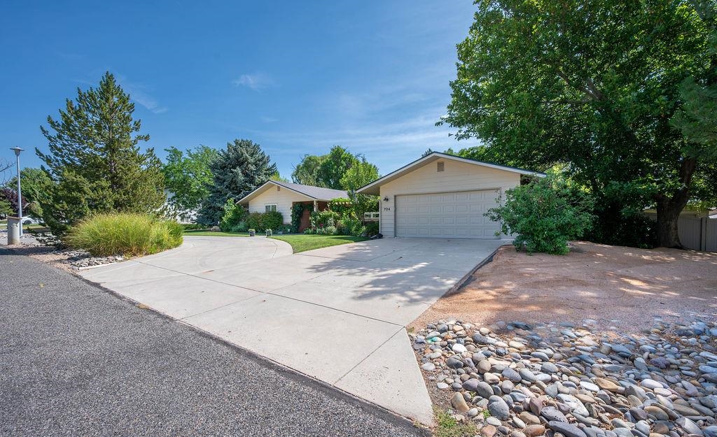 724 Wedge Drive Property Photo 3
