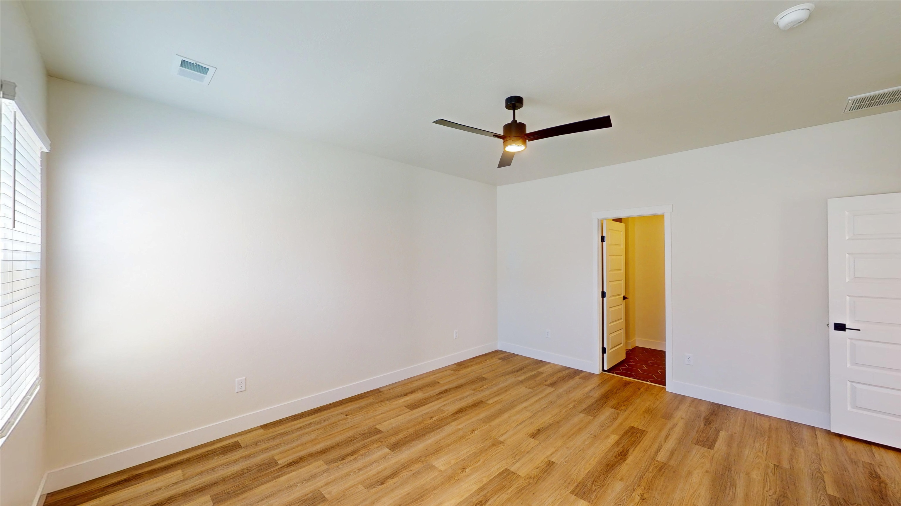2461 Ross Road Property Photo 18